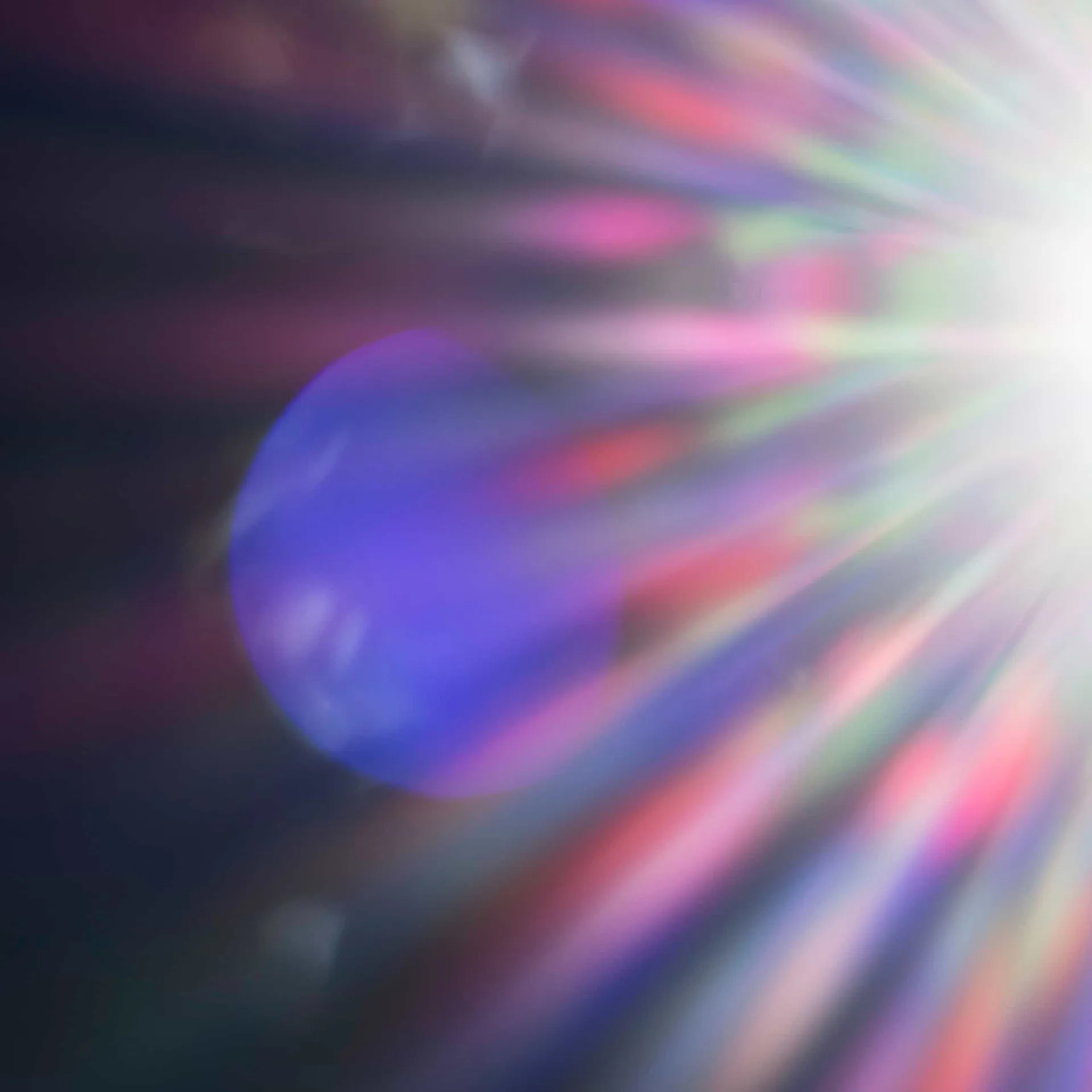 Disco de armazenamento 5D com uma distinta e bela tonalidade azul, refletindo a luz.