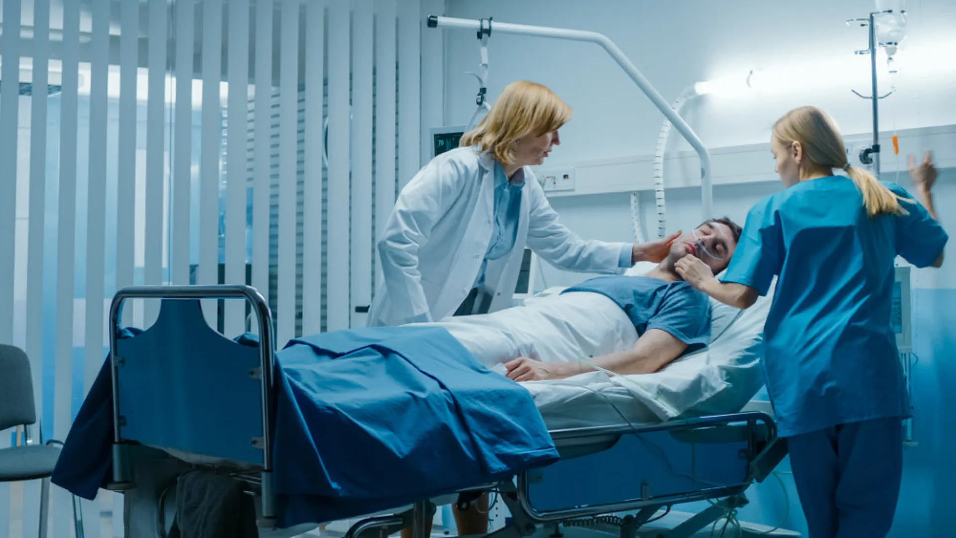 Um eletrocardiograma mostrando uma linha reta, simbolizando a morte clínica que pode ser redefinida.