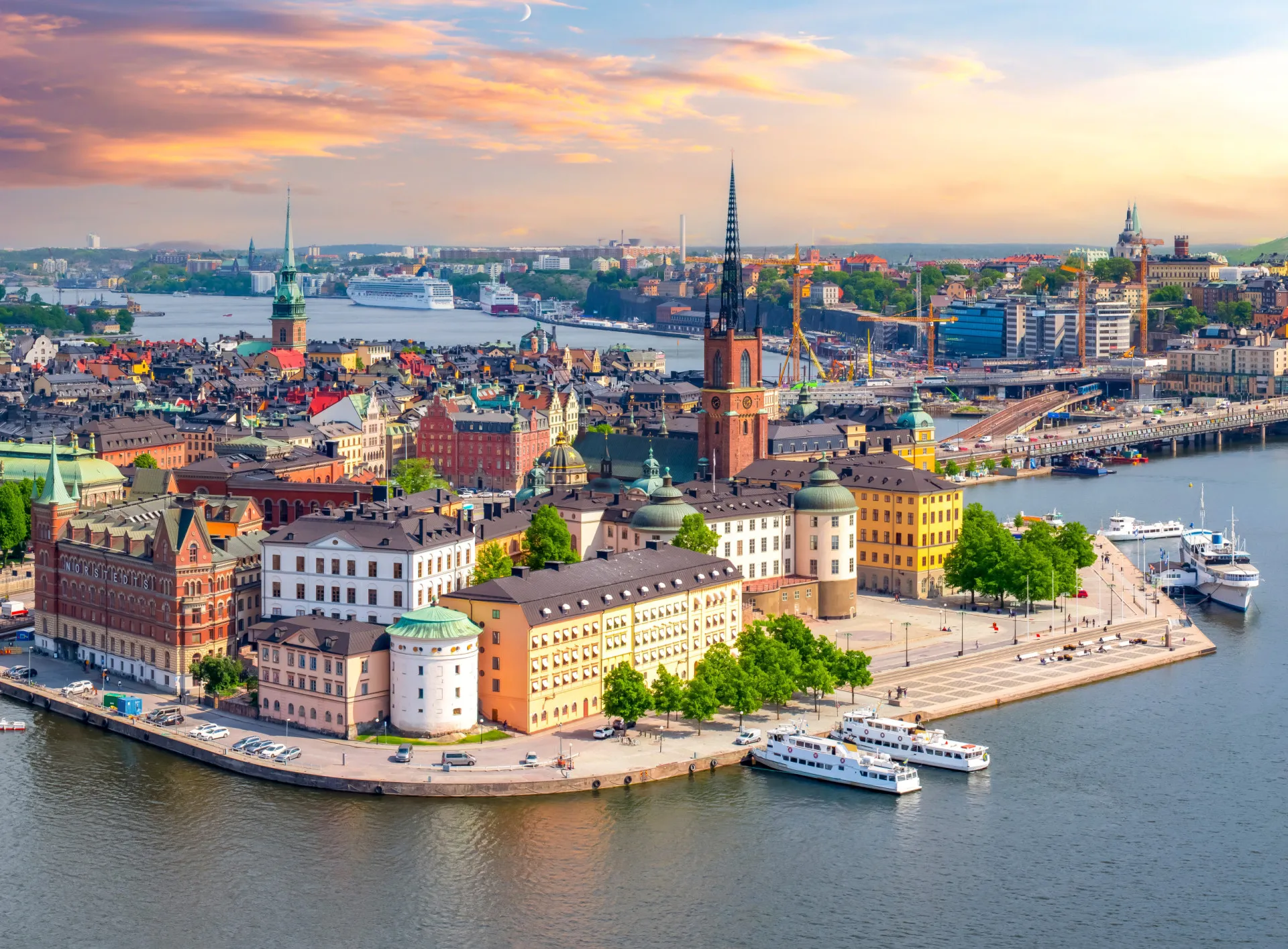Vista do centro histórico de Estocolmo (Gamla Stan), na Suécia.