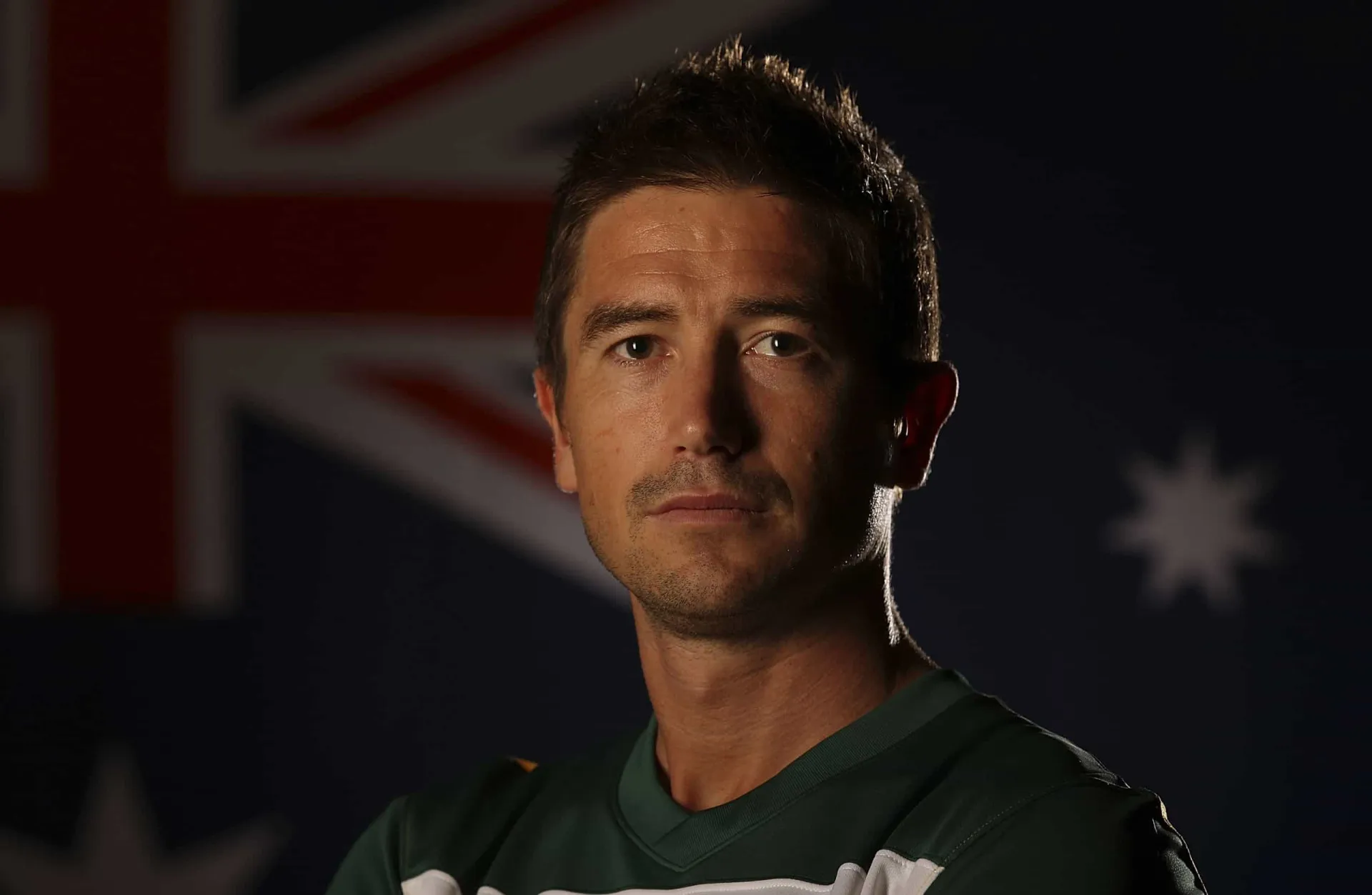 O jogador de futebol australiano Harry Kewell em campo durante uma partida.
