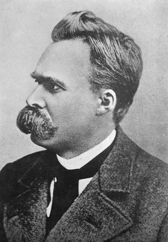 Retrato do filósofo alemão Friedrich Nietzsche, com seu famoso bigode e olhar intenso.