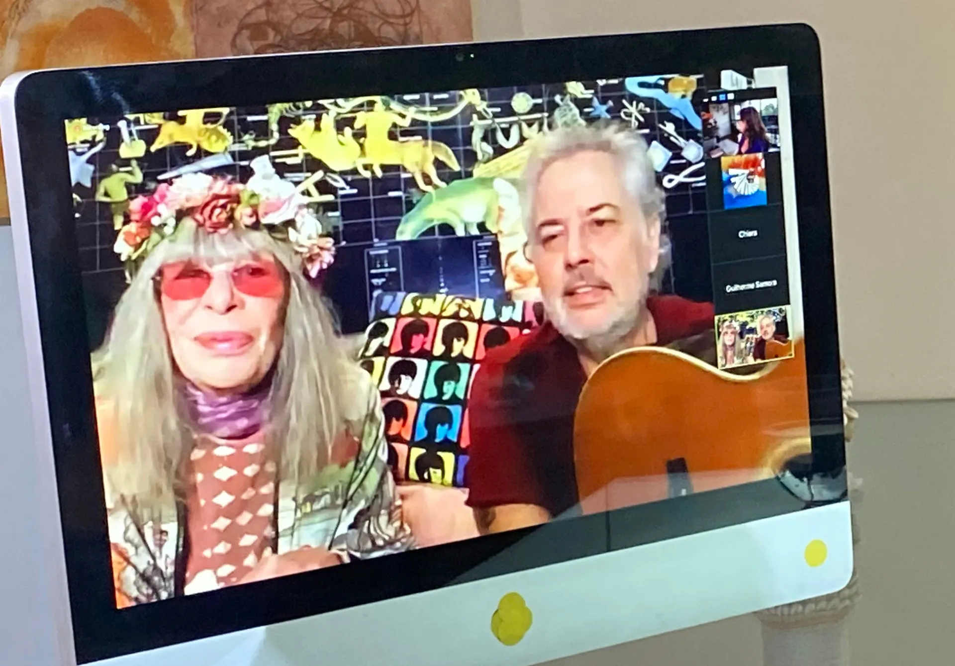 A cantora Rita Lee e seu marido Roberto de Carvalho em um momento de cumplicidade.
