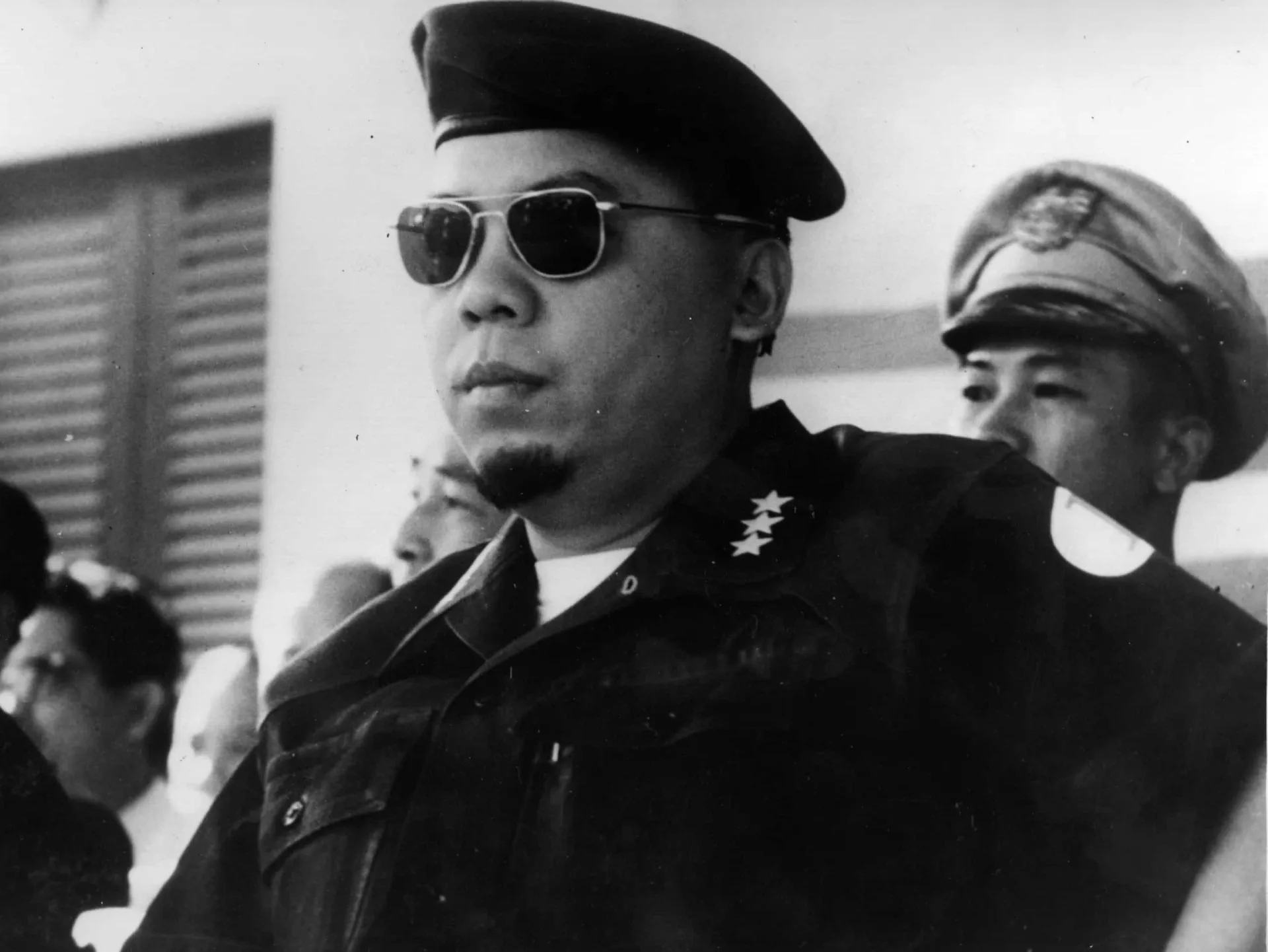 Nguyễn Khánh, oficial militar e primeiro-ministro do Vietnã do Sul.