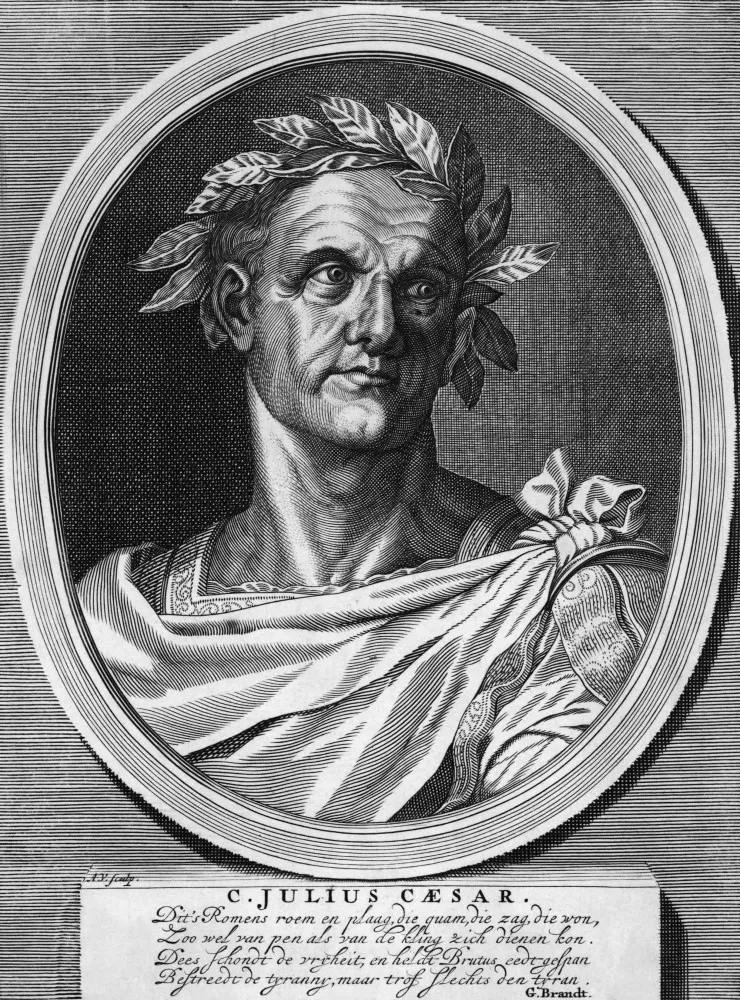 Busto de mármore de Júlio César, o líder que popularizou a argola como símbolo de status em Roma.