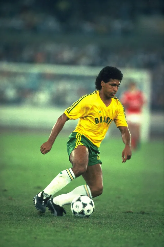 O craque brasileiro Romário em ação durante uma partida nos Jogos Olímpicos de 1988.