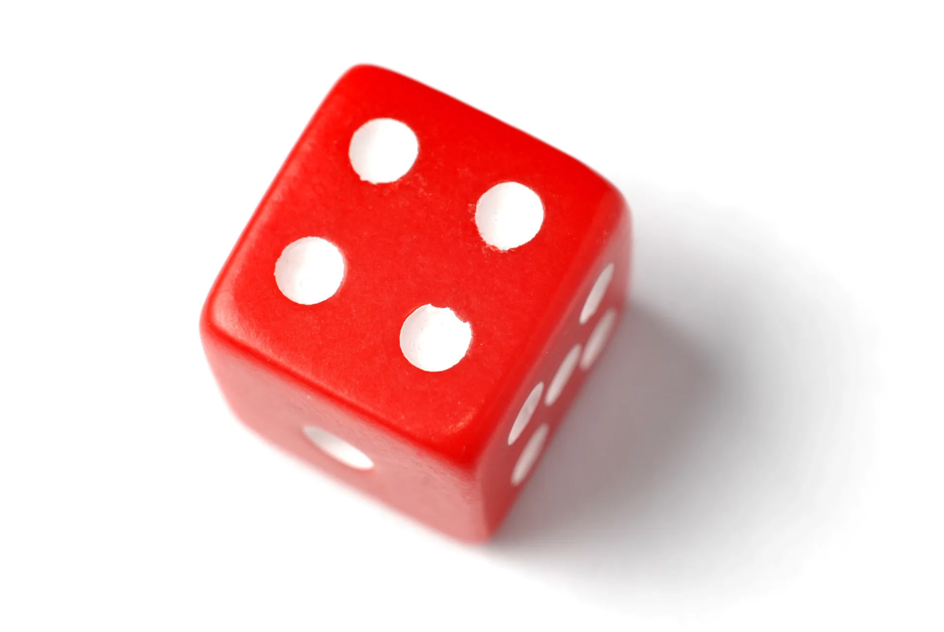 A silhueta de uma cabeça humana com engrenagens e símbolos matemáticos dentro, simbolizando o raciocínio e a lógica.