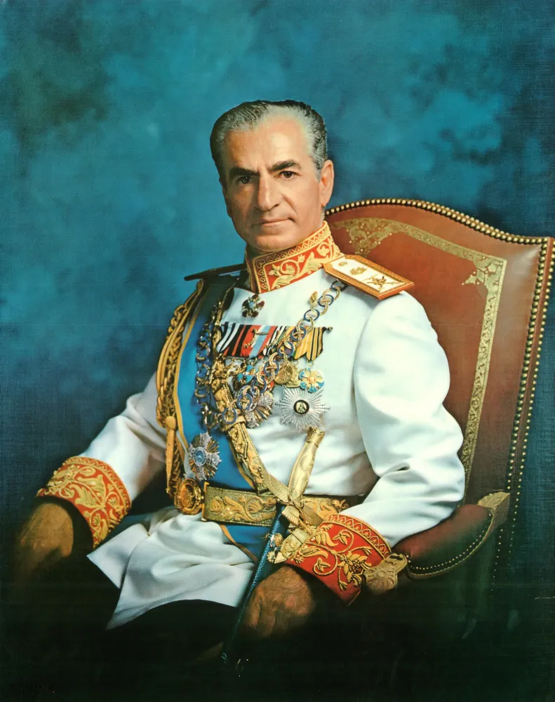 O Xá do Irã, Mohammad Reza Pahlavi, em um retrato oficial.