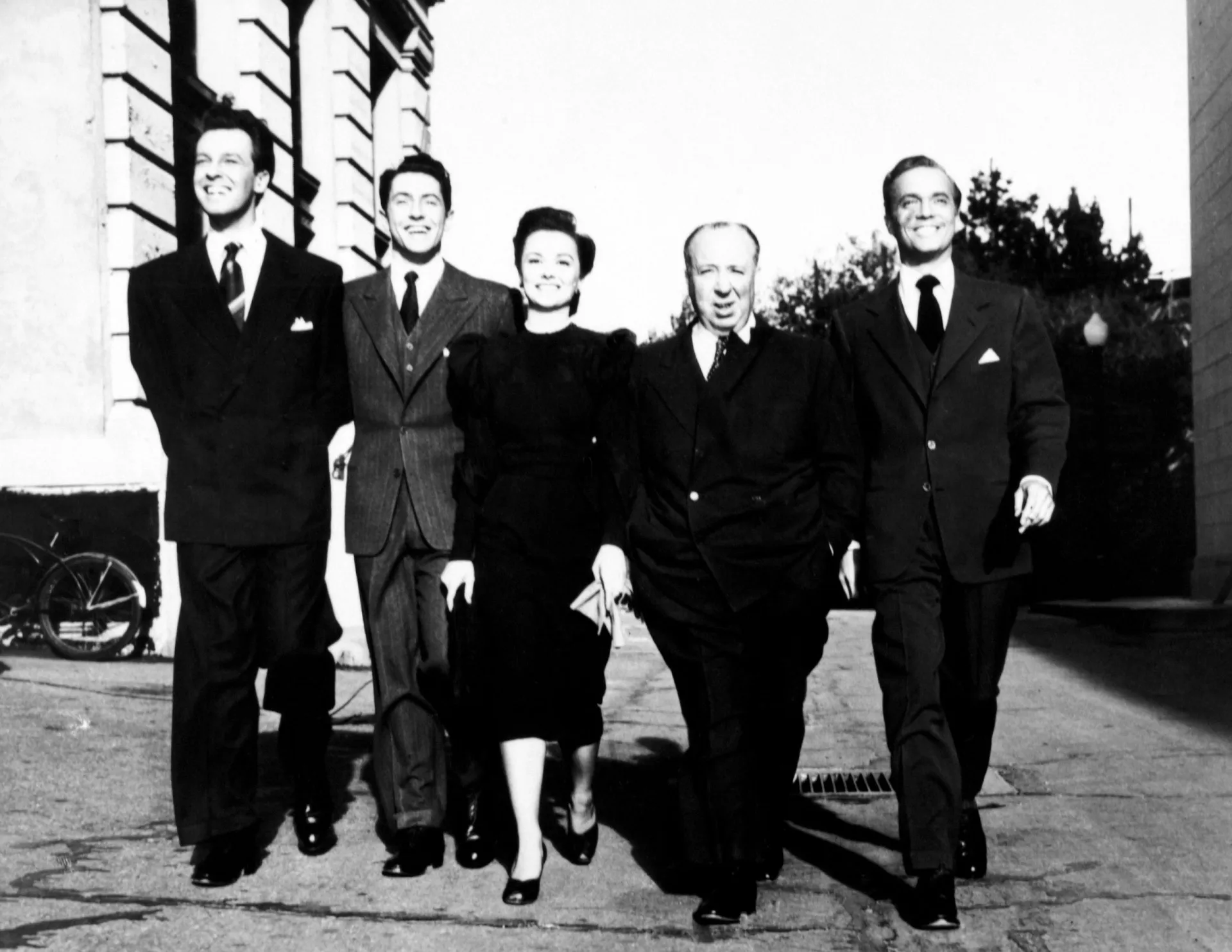 Cena do filme 'Festim Diabólico' de Alfred Hitchcock, conhecido por sua técnica de filmagem em longos planos-sequência.