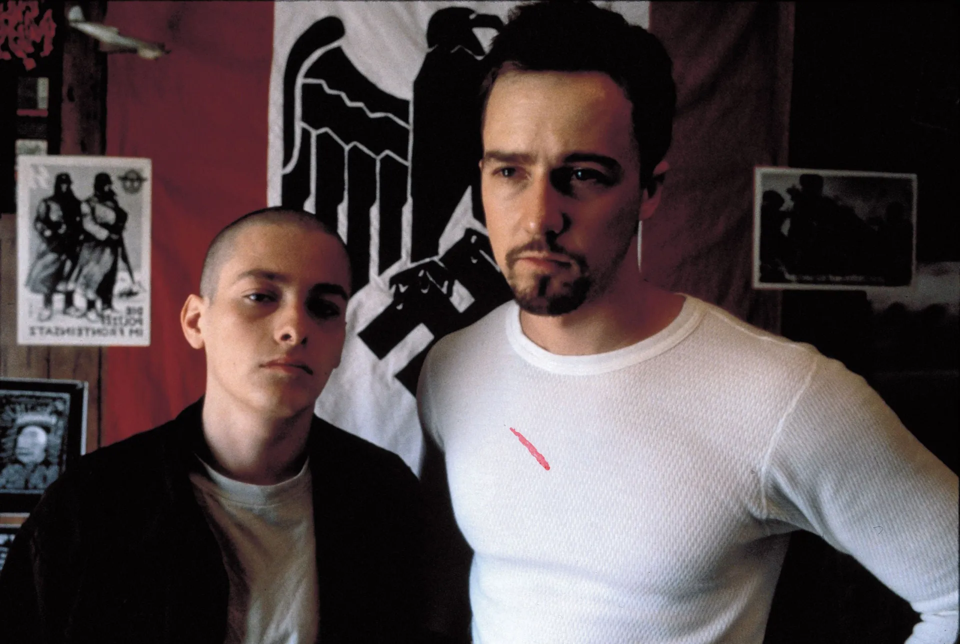 Outra cena intensa de 'A Outra História Americana', mostrando a complexidade do personagem de Edward Norton.