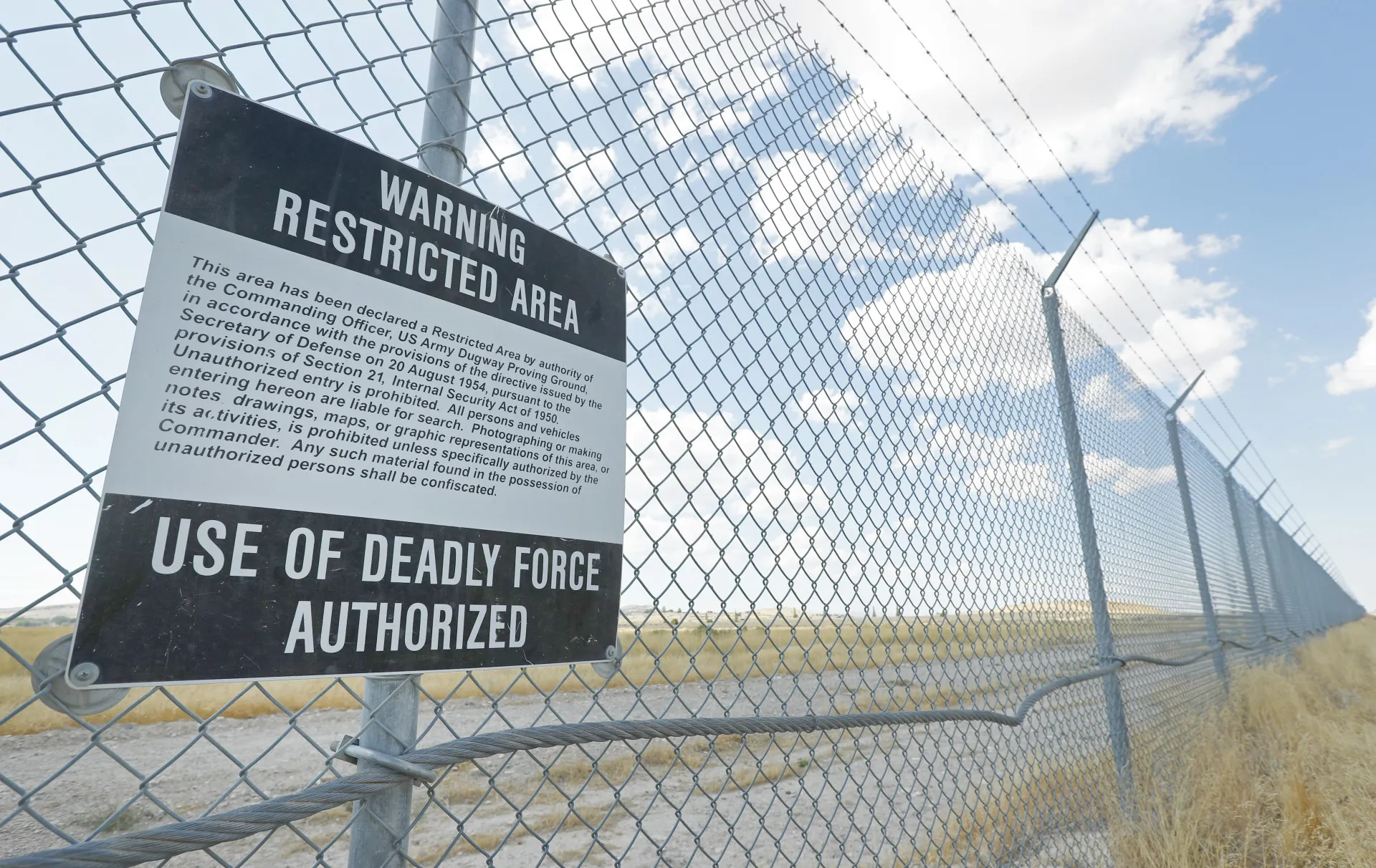 Entrada do Campo de Provas de Dugway, uma instalação militar de alta segurança em Utah.