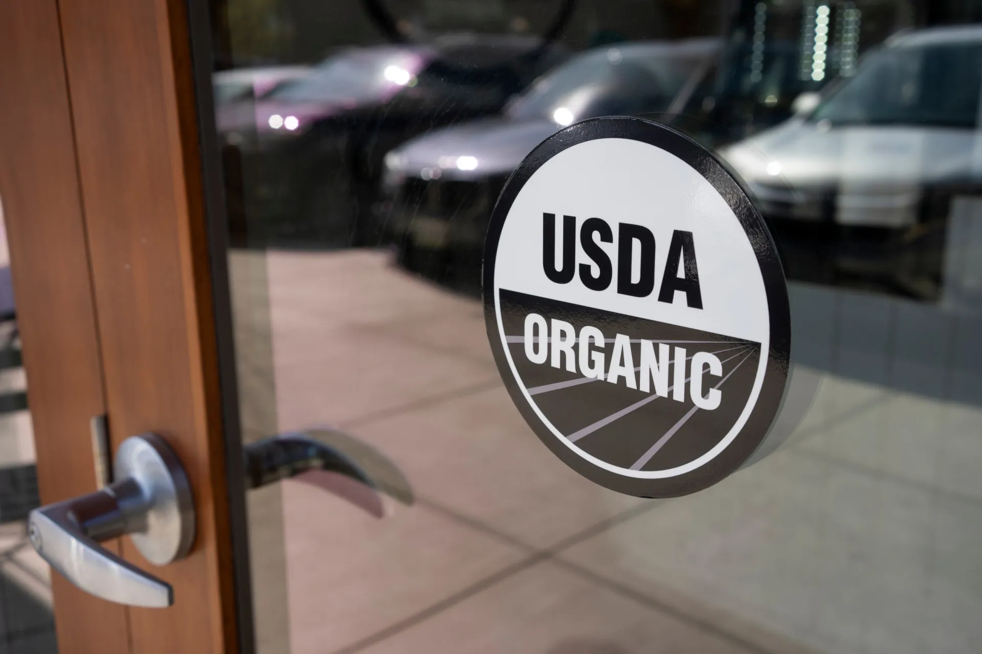 O selo oficial 'USDA Organic' em destaque, certificando a procedência do produto.