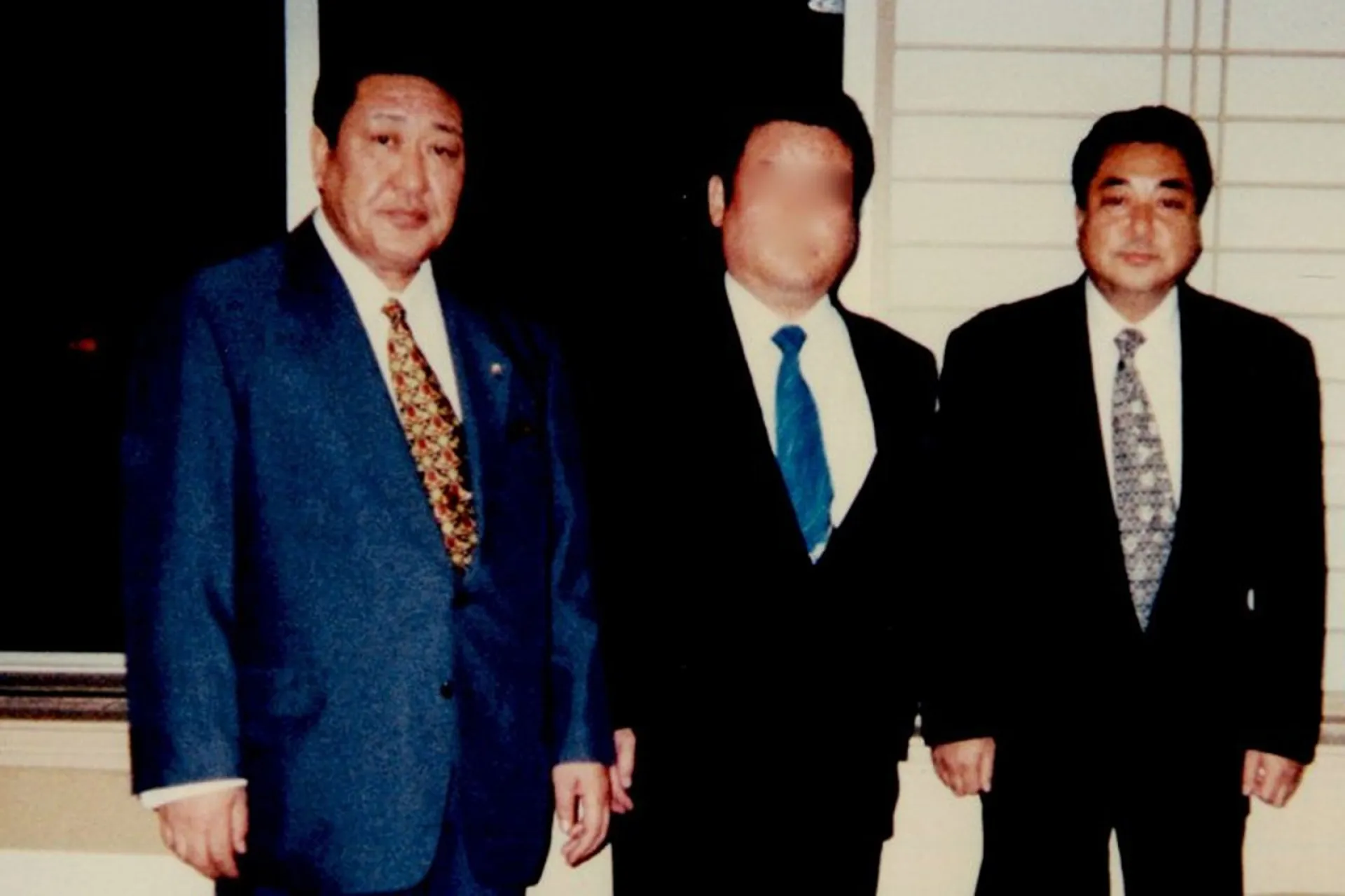 Brasão do clã Sumiyoshi-kai, simbolizando sua estrutura e poder na capital japonesa.