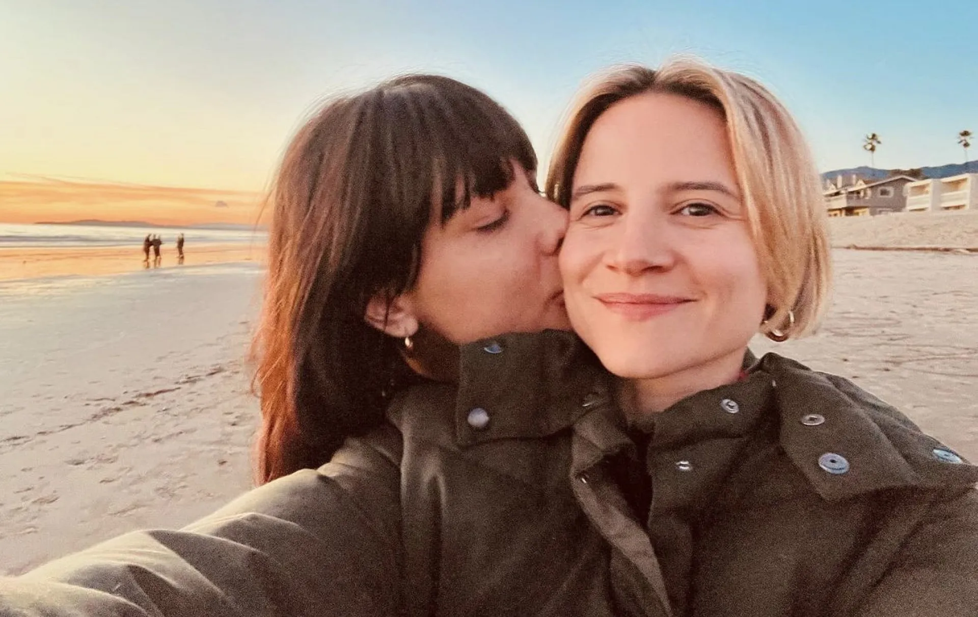 A atriz Bianca Comparato e a estilista Rafaella Caniello.