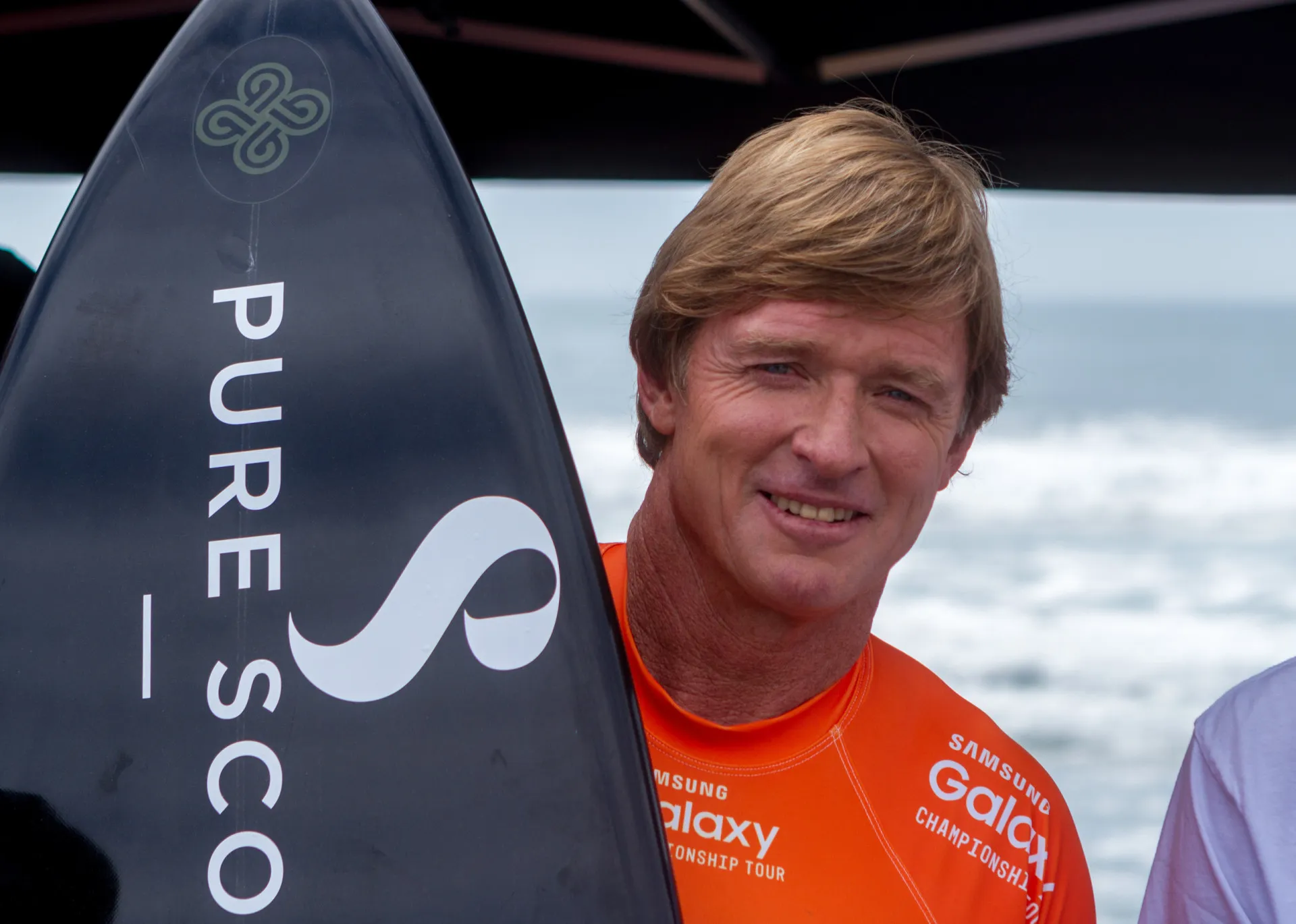 Cheyne Horan, surfista australiano com um estilo único e pranchas inovadoras.