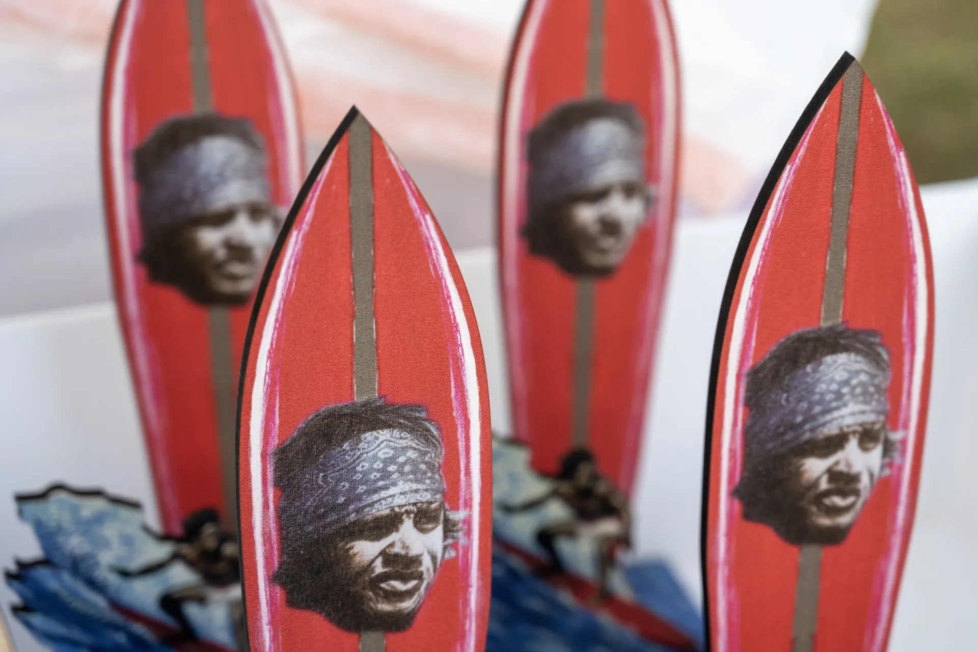 Foto antiga de Eddie Aikau, lendário surfista havaiano.