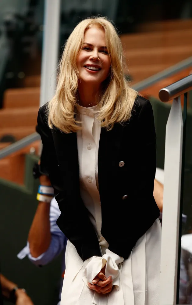 Nicole Kidman em 2017, usando uma combinação chique e elegante que a deixou deslumbrante.