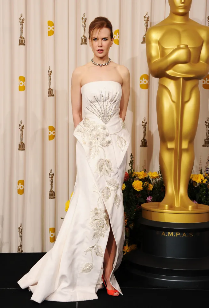 Nicole Kidman no Oscar de 2011, com outro vestido de design complexo que dividiu opiniões.