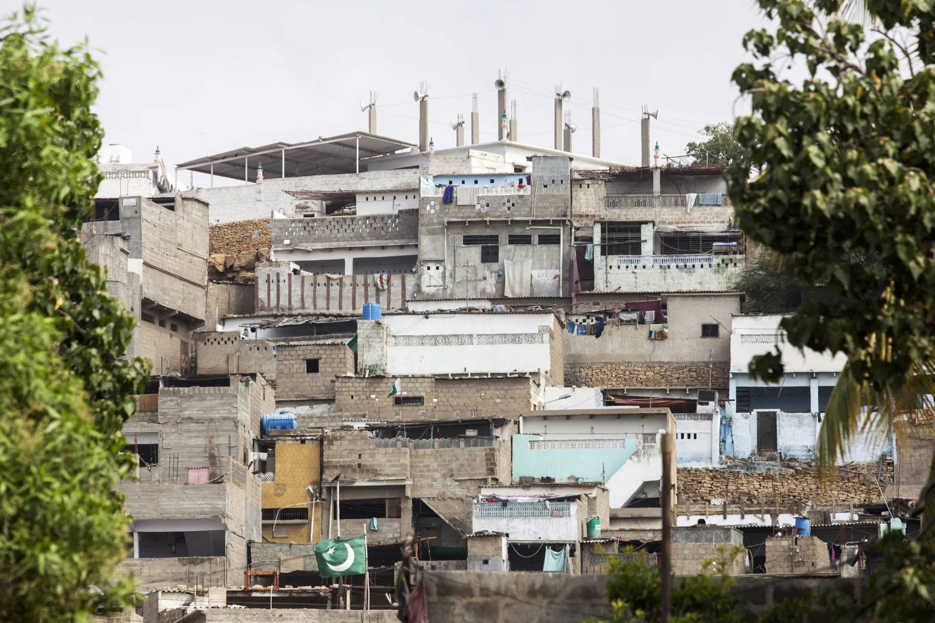 Vista aérea de Orangi Town, em Karachi, uma vasta extensão urbana que parece não ter fim.