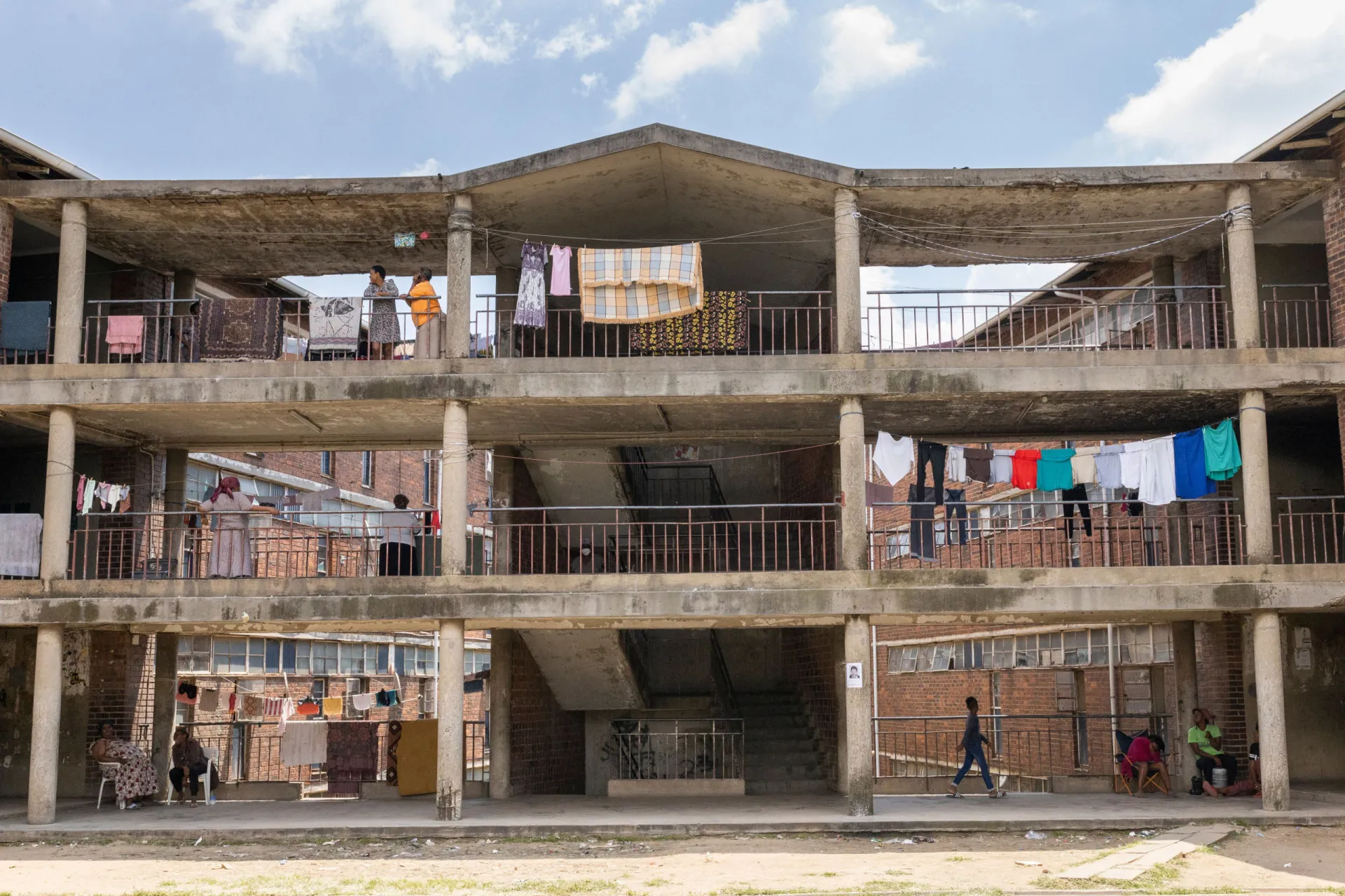 Vista aérea da favela de Alexandra, em Joanesburgo, mostrando a densidade das construções.