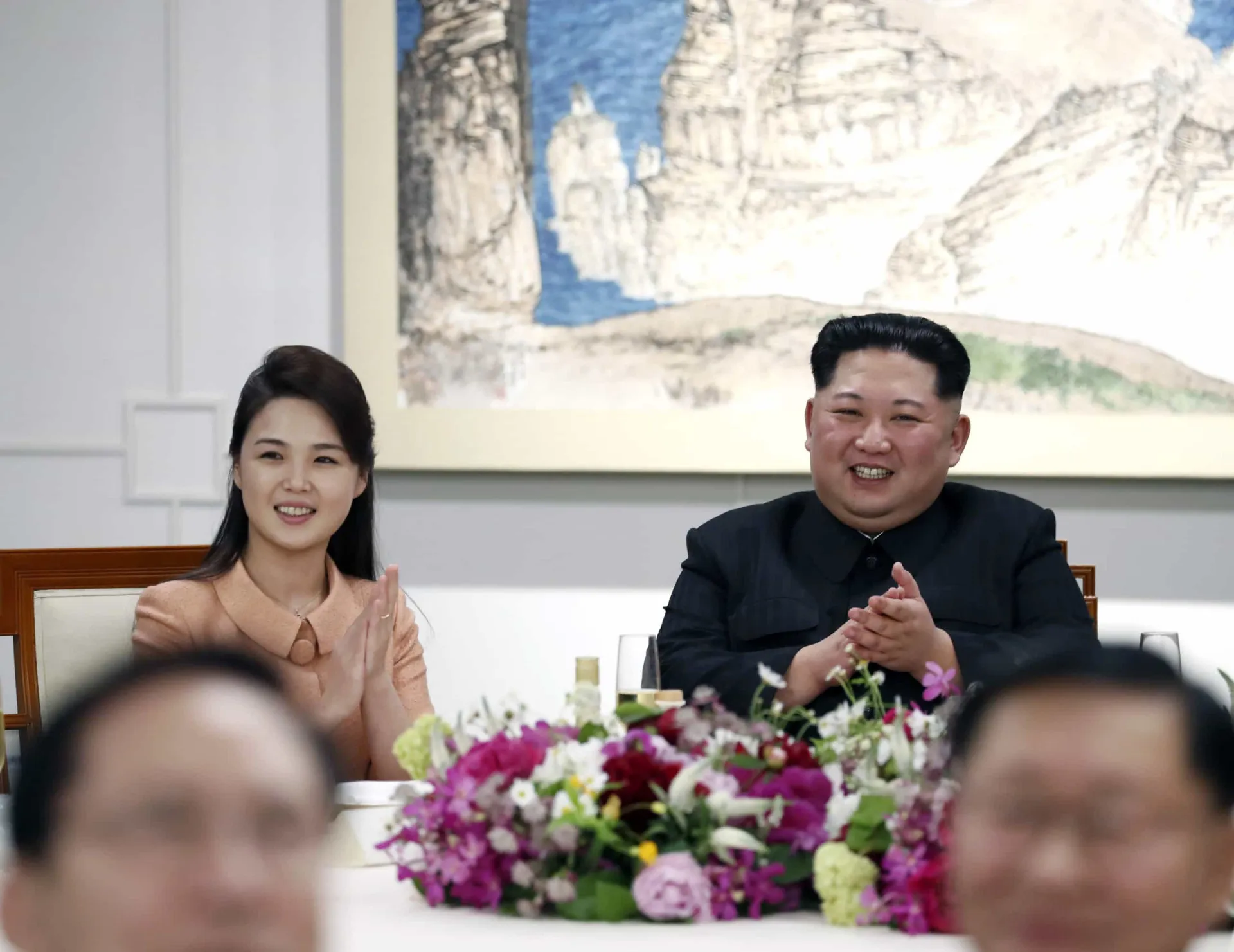 Ri Sol-ju, a misteriosa esposa do líder norte-coreano Kim Jong-un.