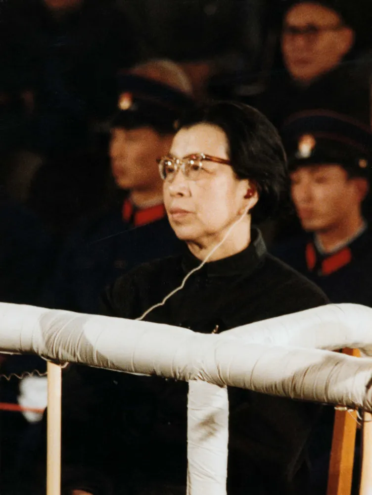 Jiang Qing sendo julgada por seus crimes durante a Revolução Cultural.
