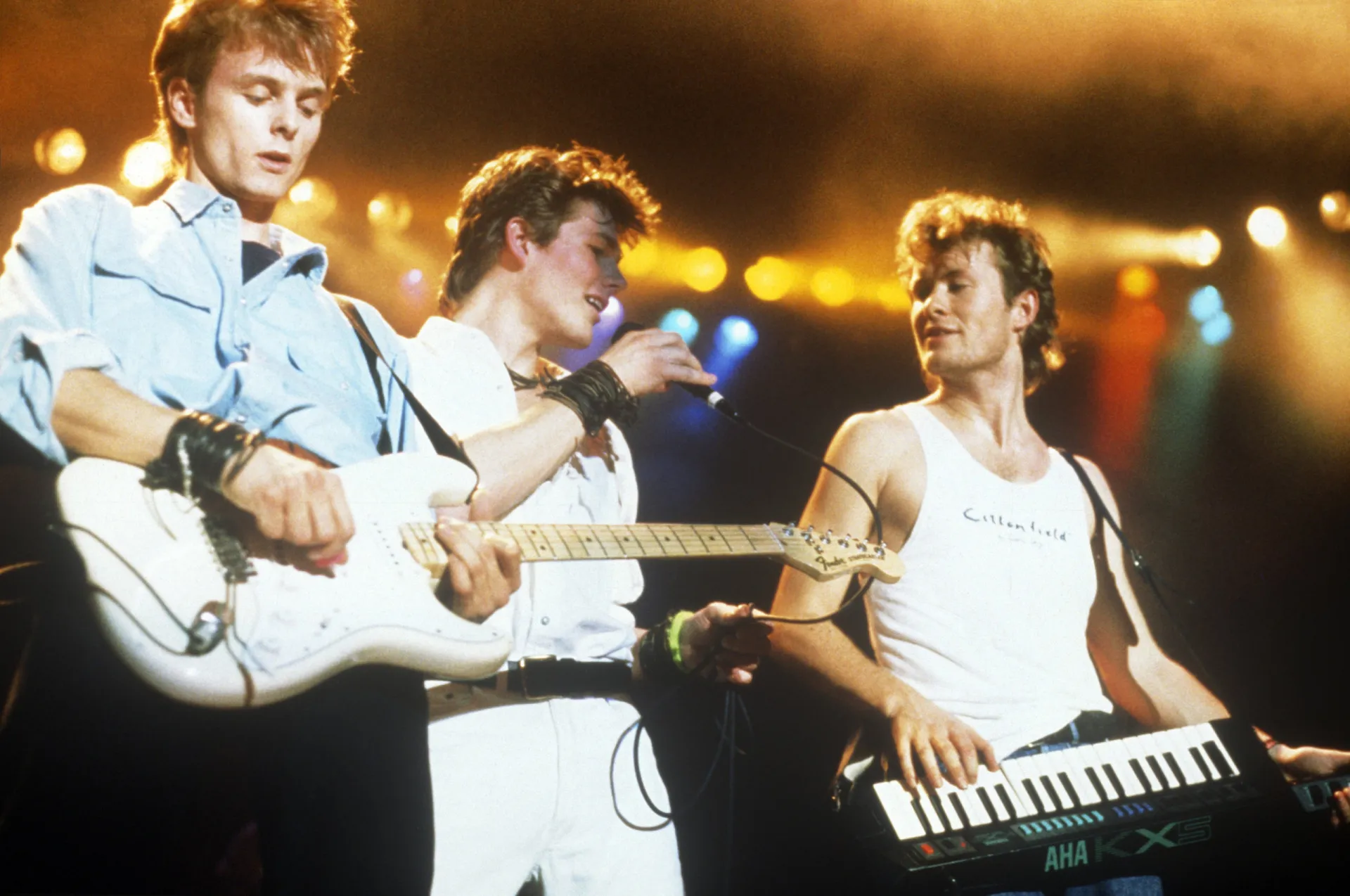 Morten Harket, do A-ha, durante uma performance nos anos 80, conhecido por seu vocal único.