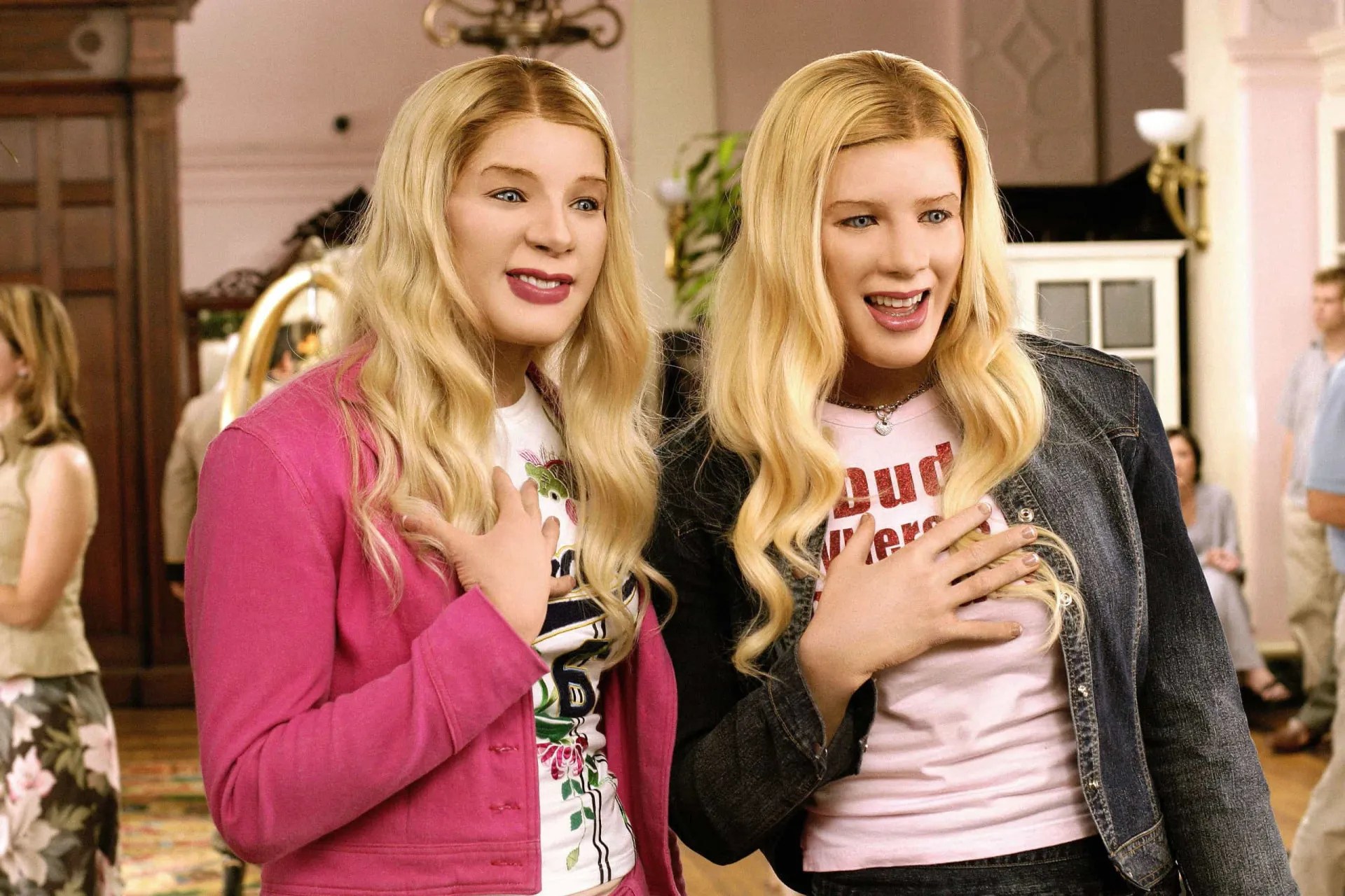 Shawn e Marlon Wayans disfarçados de patricinhas no filme 'As Branquelas'