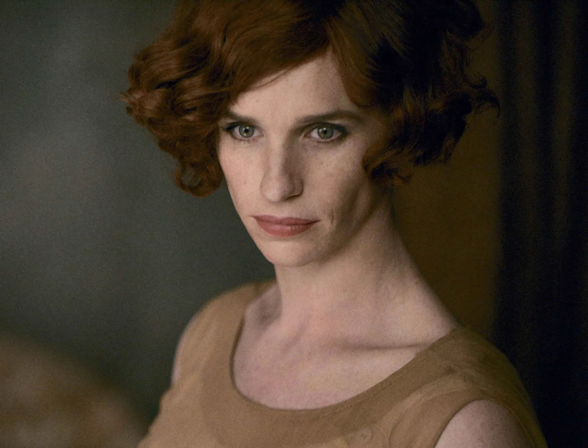 Eddie Redmayne como a artista Lili Elbe em 'A Garota Dinamarquesa'