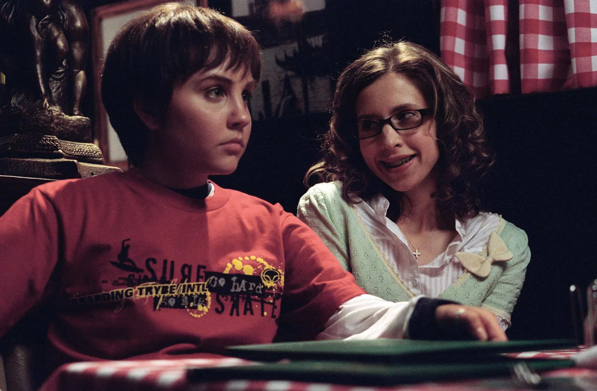 Amanda Bynes como Viola, disfarçada de seu irmão Sebastian em 'Ela é o Cara'