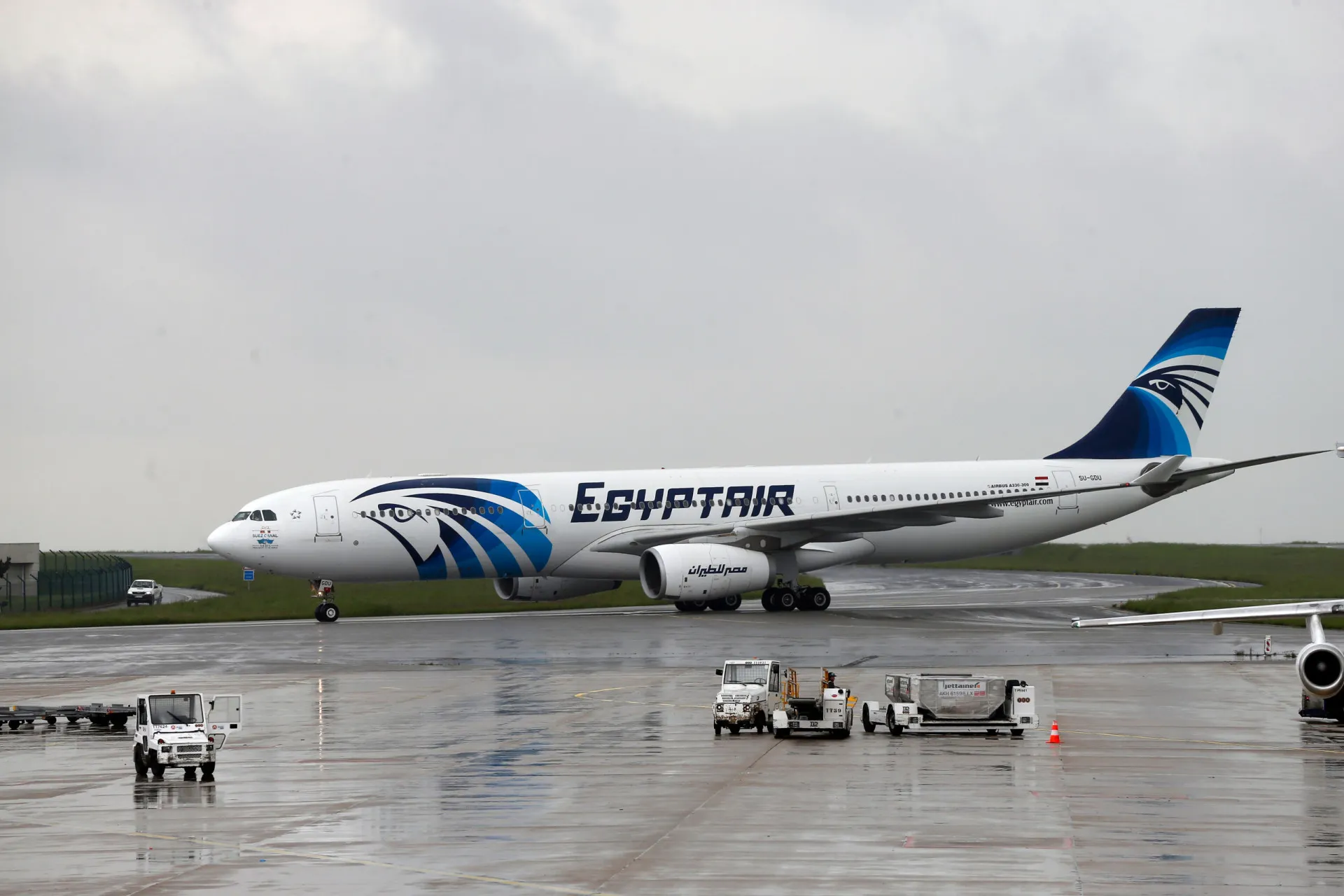 Um avião Airbus A320 da EgyptAir, similar ao que caiu no Mediterrâneo.