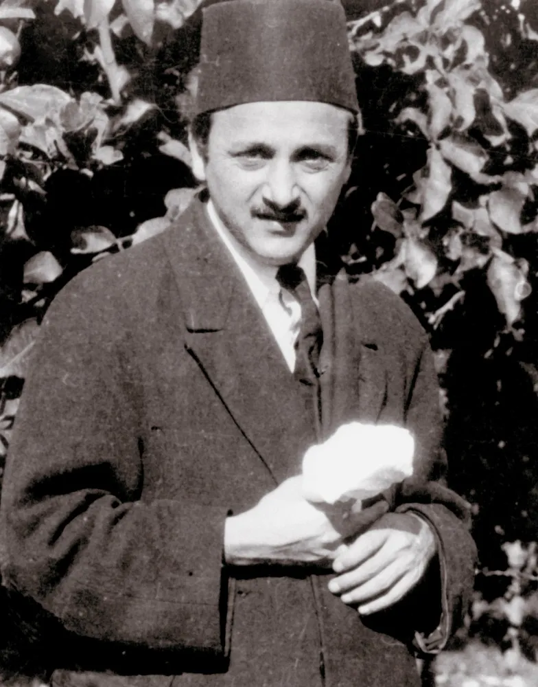 Um retrato de ʻAbdu'l-Bahá, filho de Baháʼu'lláh e uma figura central na Fé Bahá'í.