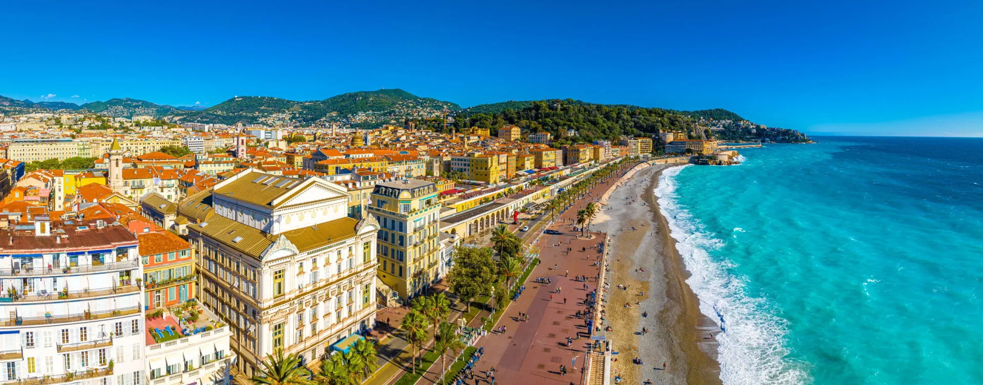 Vista da Baía dos Anjos em Nice, na Riviera Francesa.