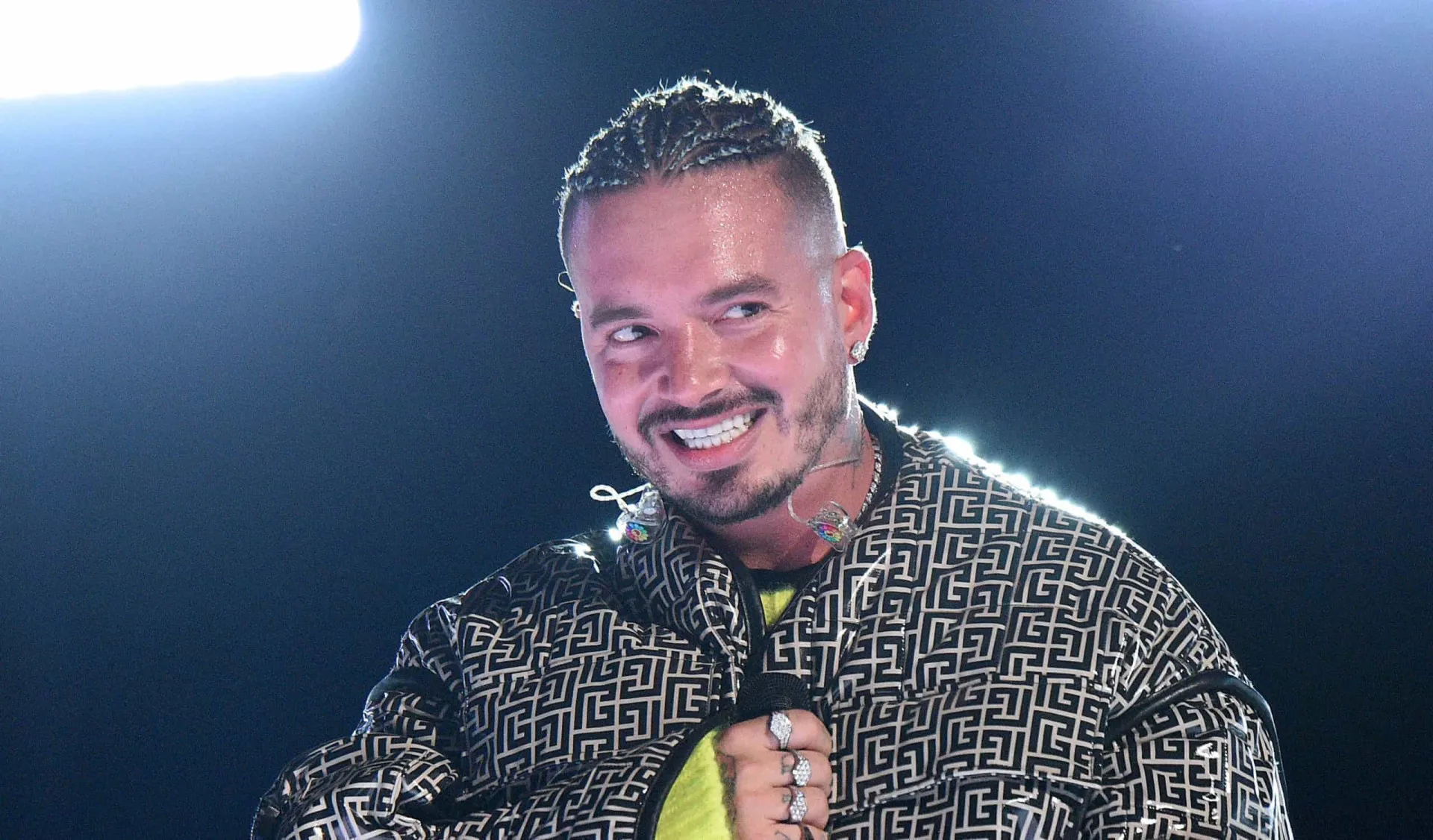 O cantor colombiano J Balvin, que se envolveu em uma grande polêmica com o clipe de 'Perra'.