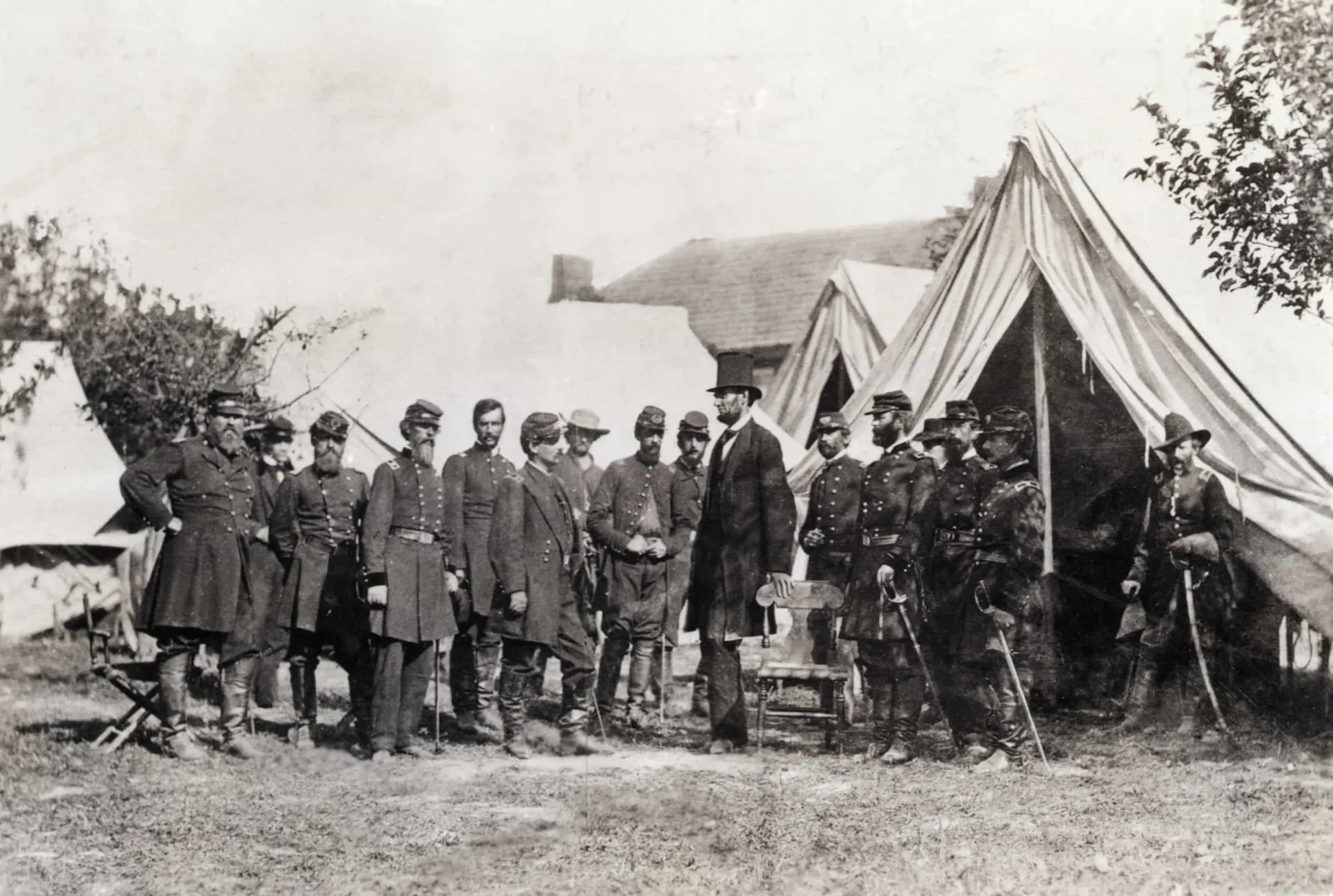 Abraham Lincoln, o presidente americano que instituiu o primeiro código de conduta em guerra.