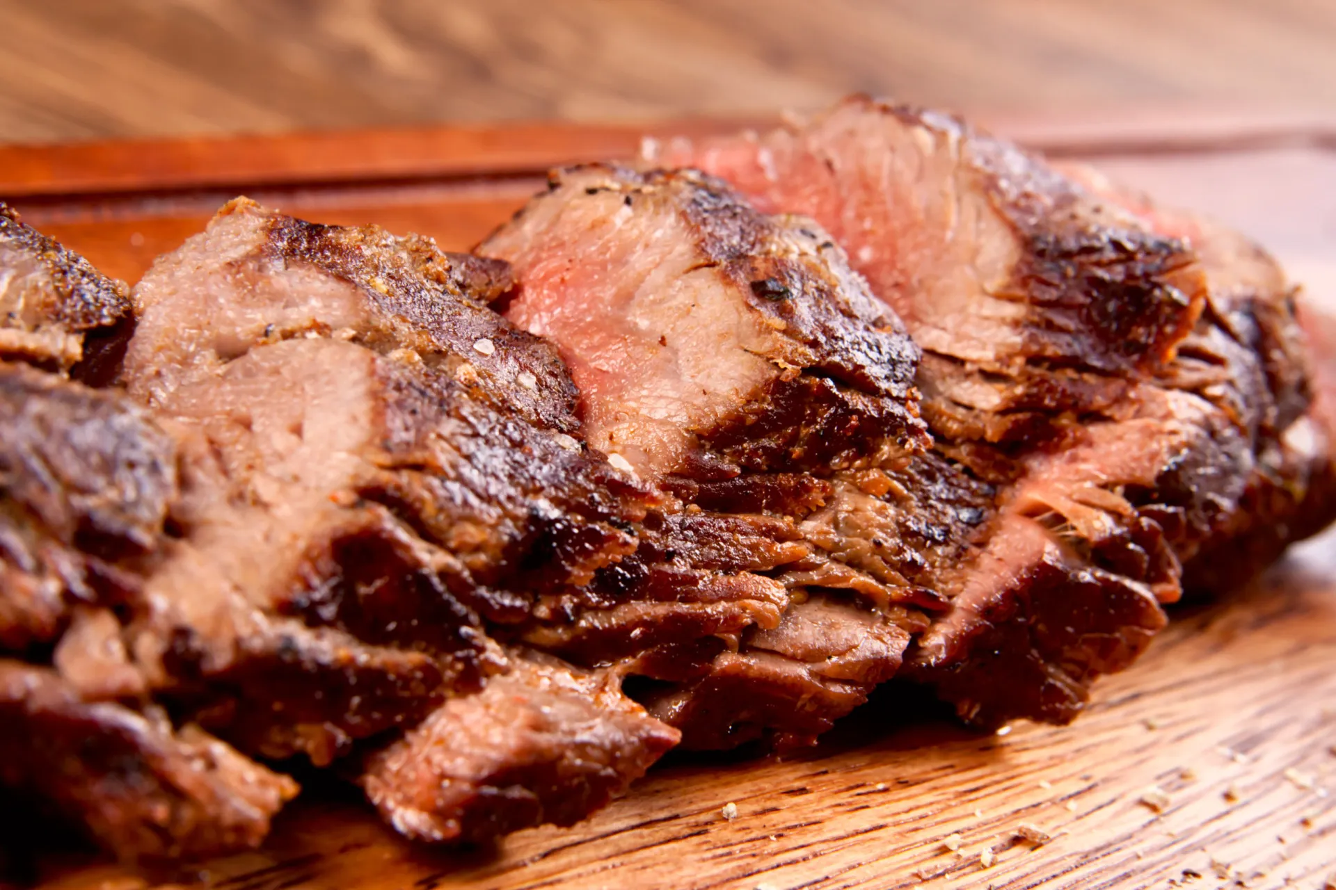 Bife magro grelhado, mostrando que carne vermelha pode ser uma opção.