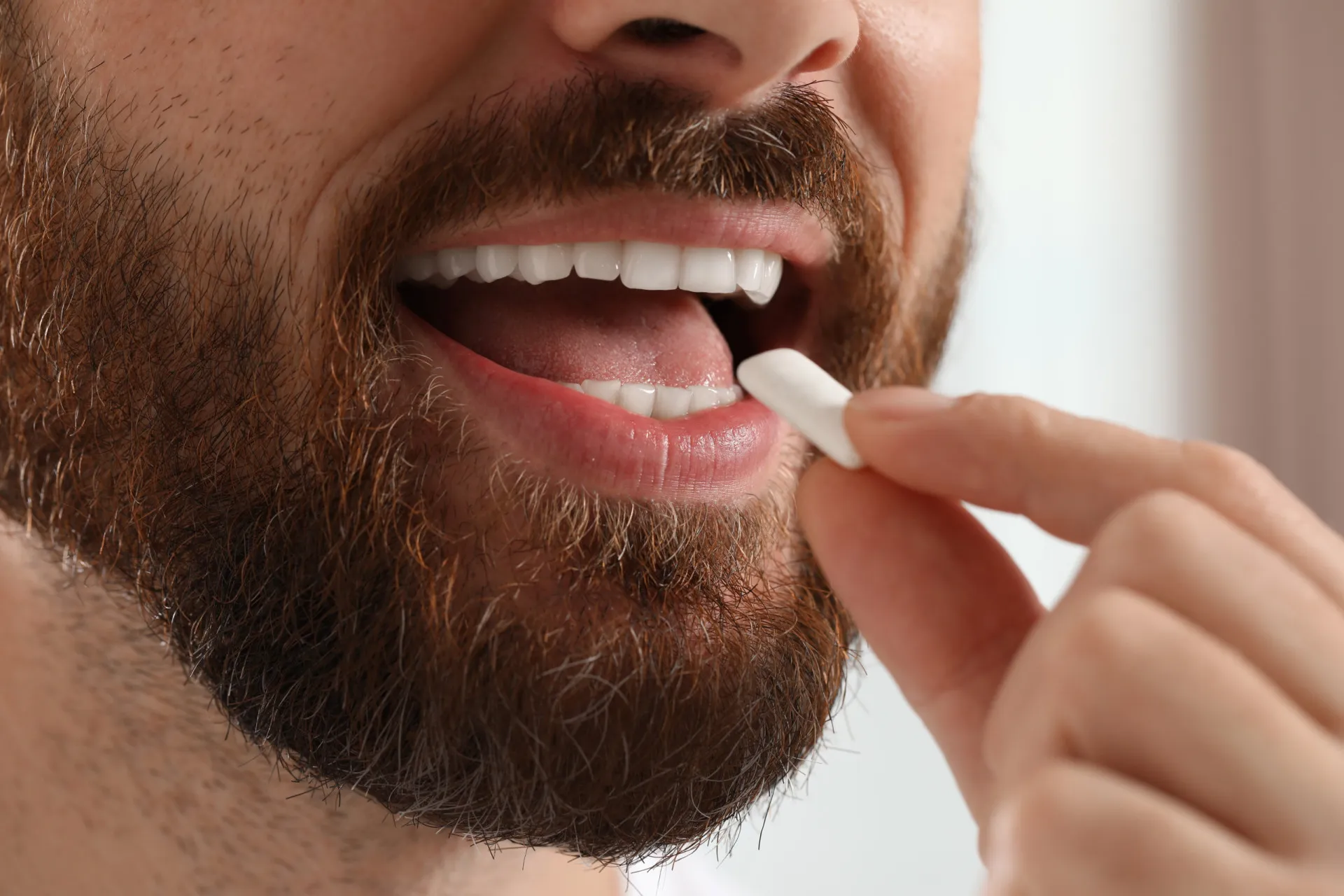 Embalagem de chiclete, mostrando uma opção inesperada para aliviar a azia.
