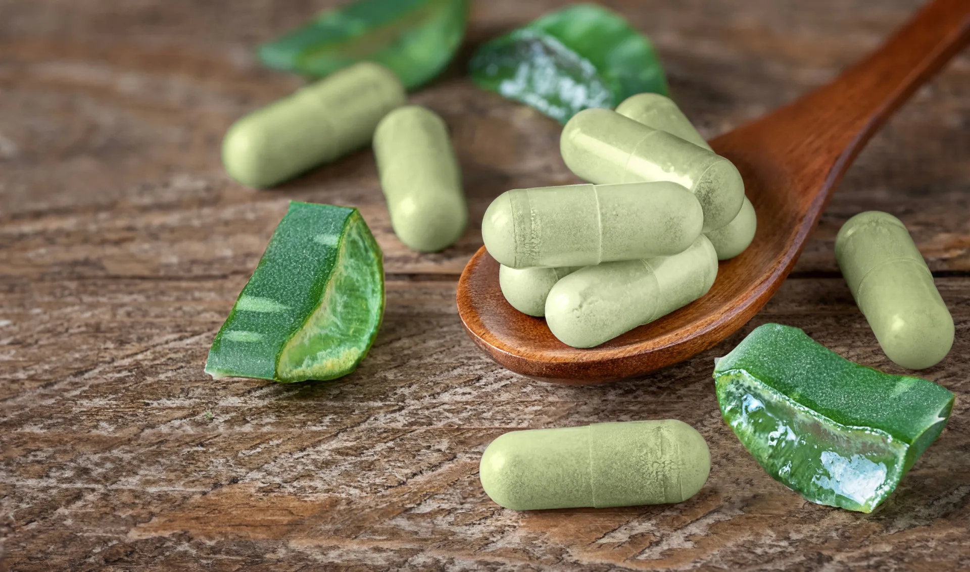 Um produto de aloe vera, com um alerta sobre componentes que podem ser irritantes.