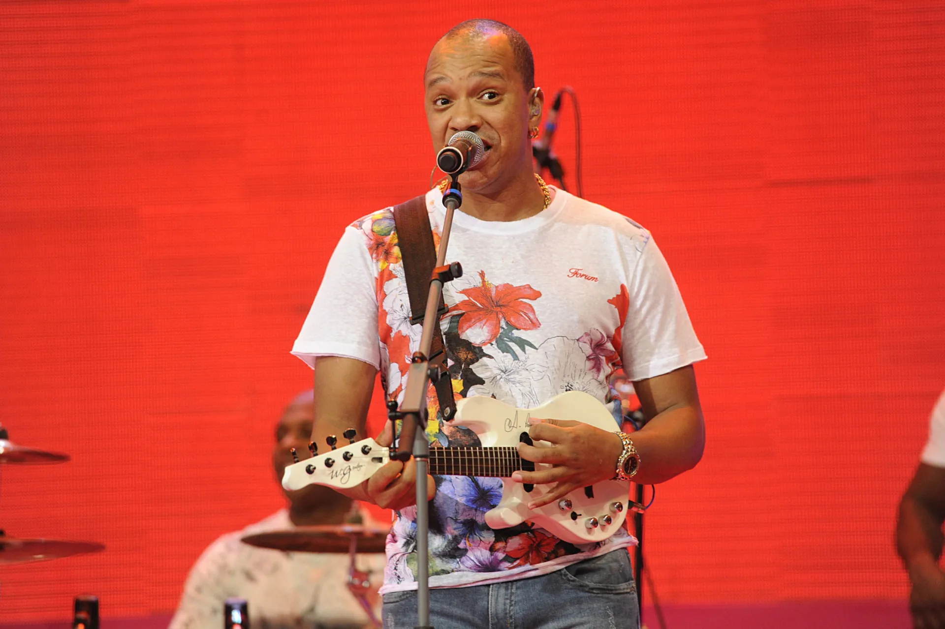 Anderson Leonardo, o carismático vocalista do grupo Molejo.