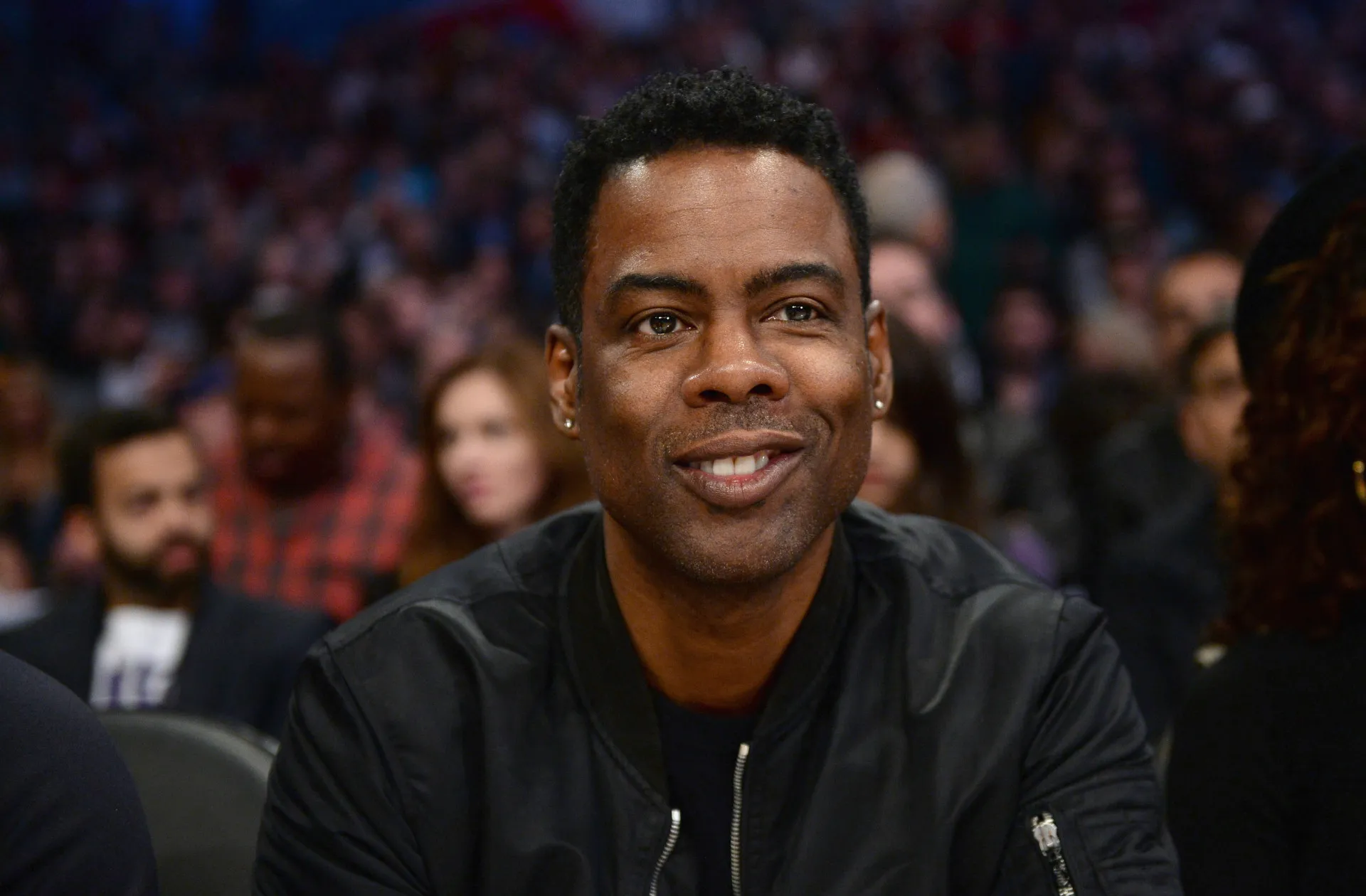 O comediante e ator Chris Rock durante uma de suas apresentações de stand-up.