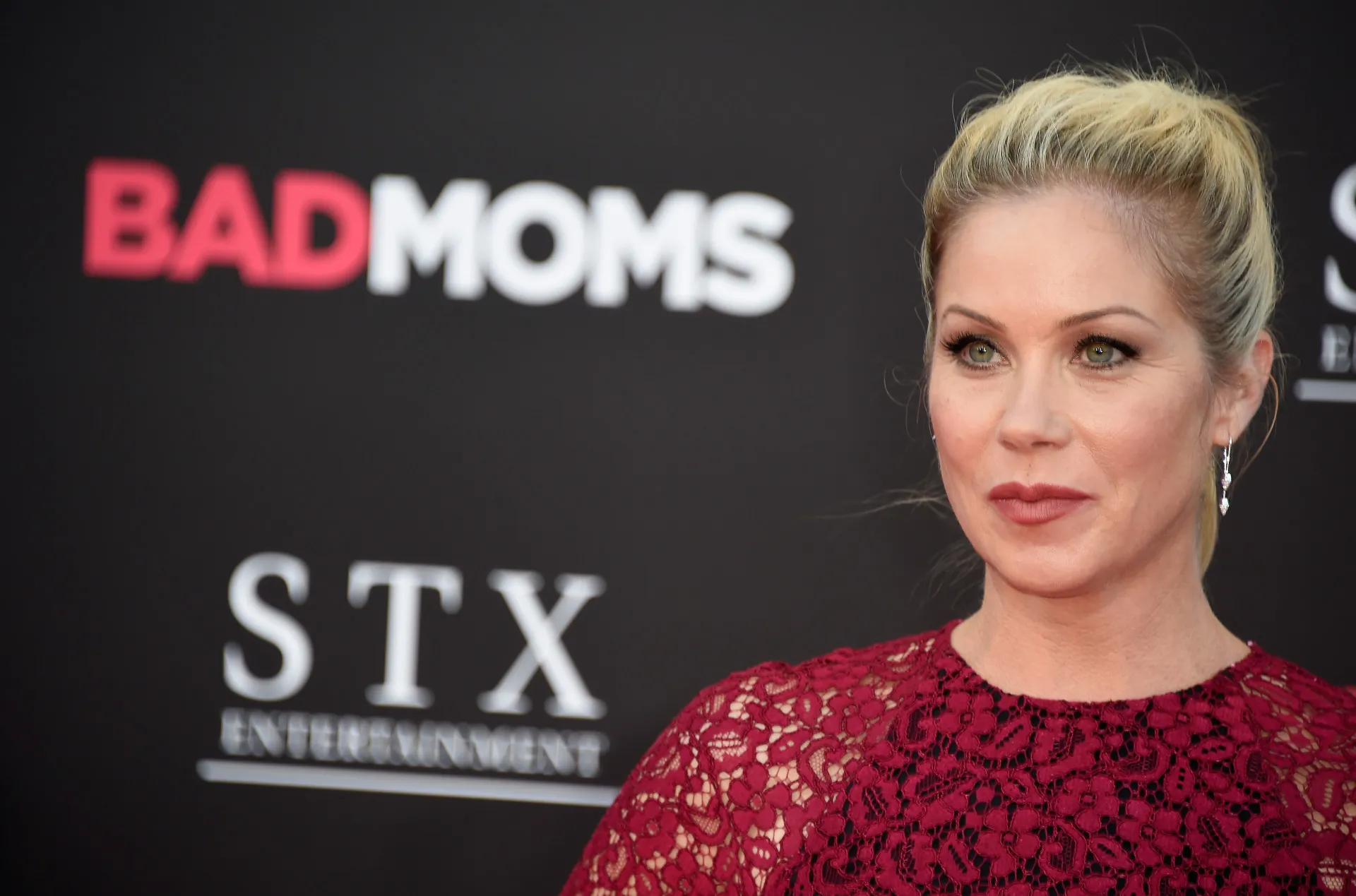 A atriz Christina Applegate, famosa por seu papel em 'Um Amor de Família'.