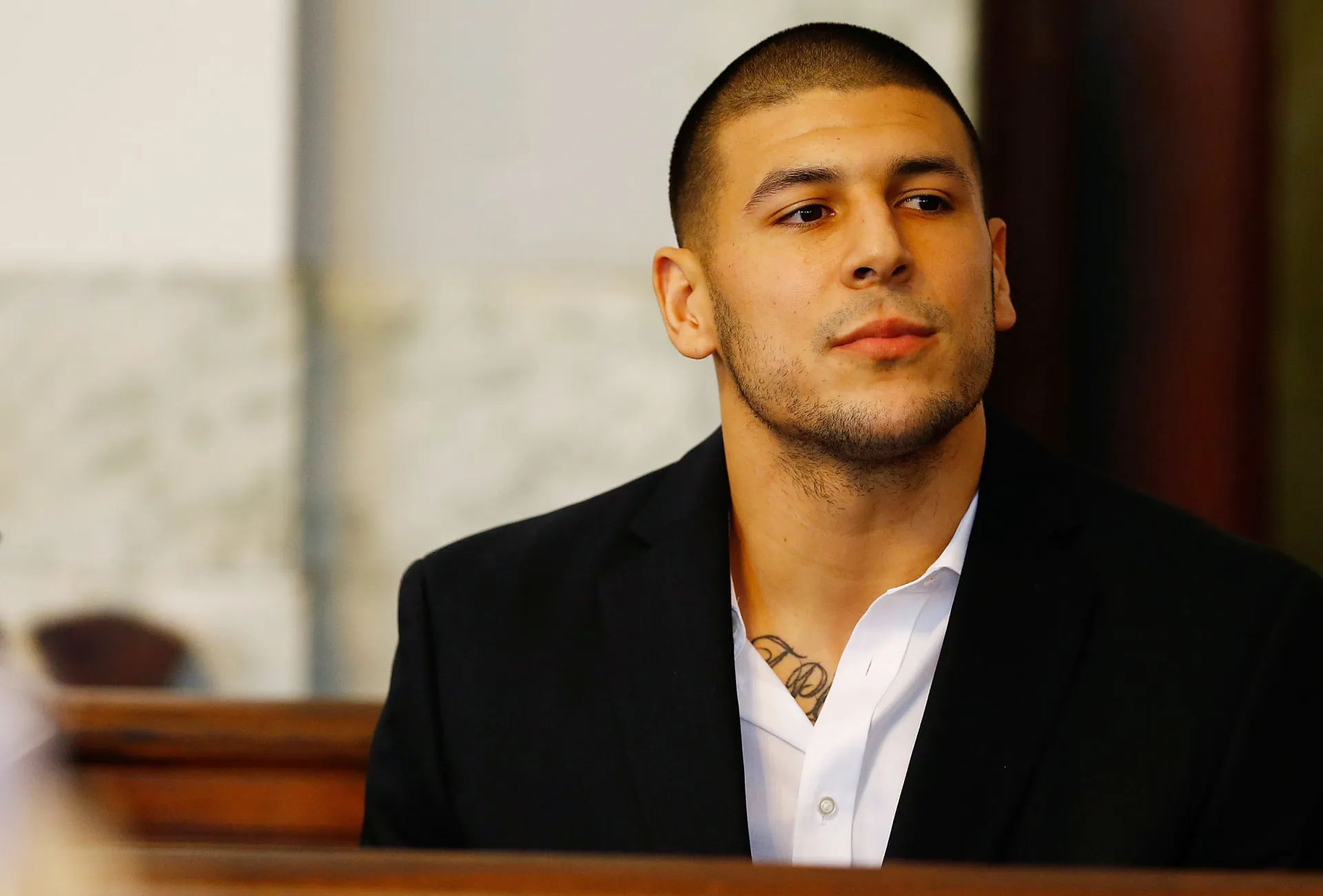 Aaron Hernandez, ex-jogador da NFL, em uma foto de registro policial.