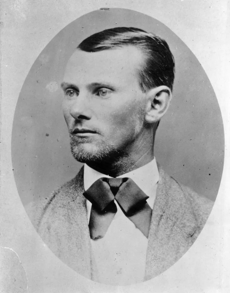 Fotografia histórica do famoso fora-da-lei Jesse James.