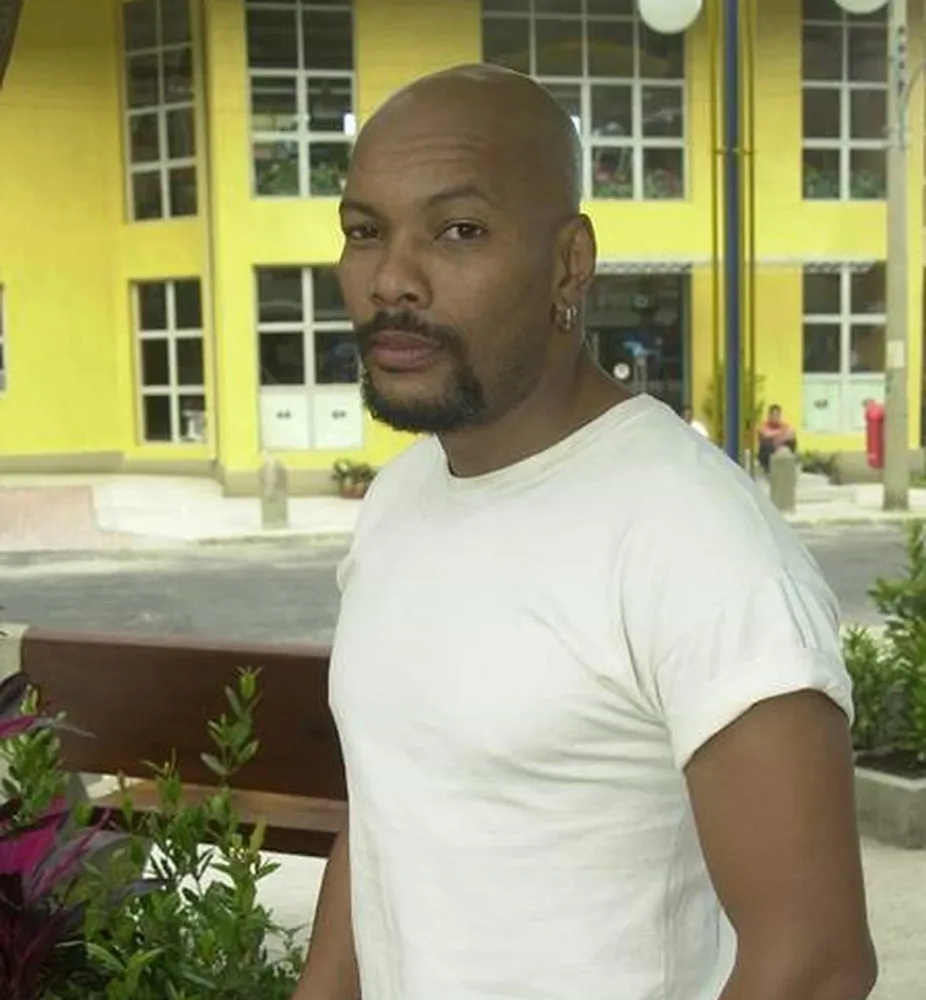 O ator Ronnie Marruda como o vilão Cigano na novela 'Senhora do Destino'.