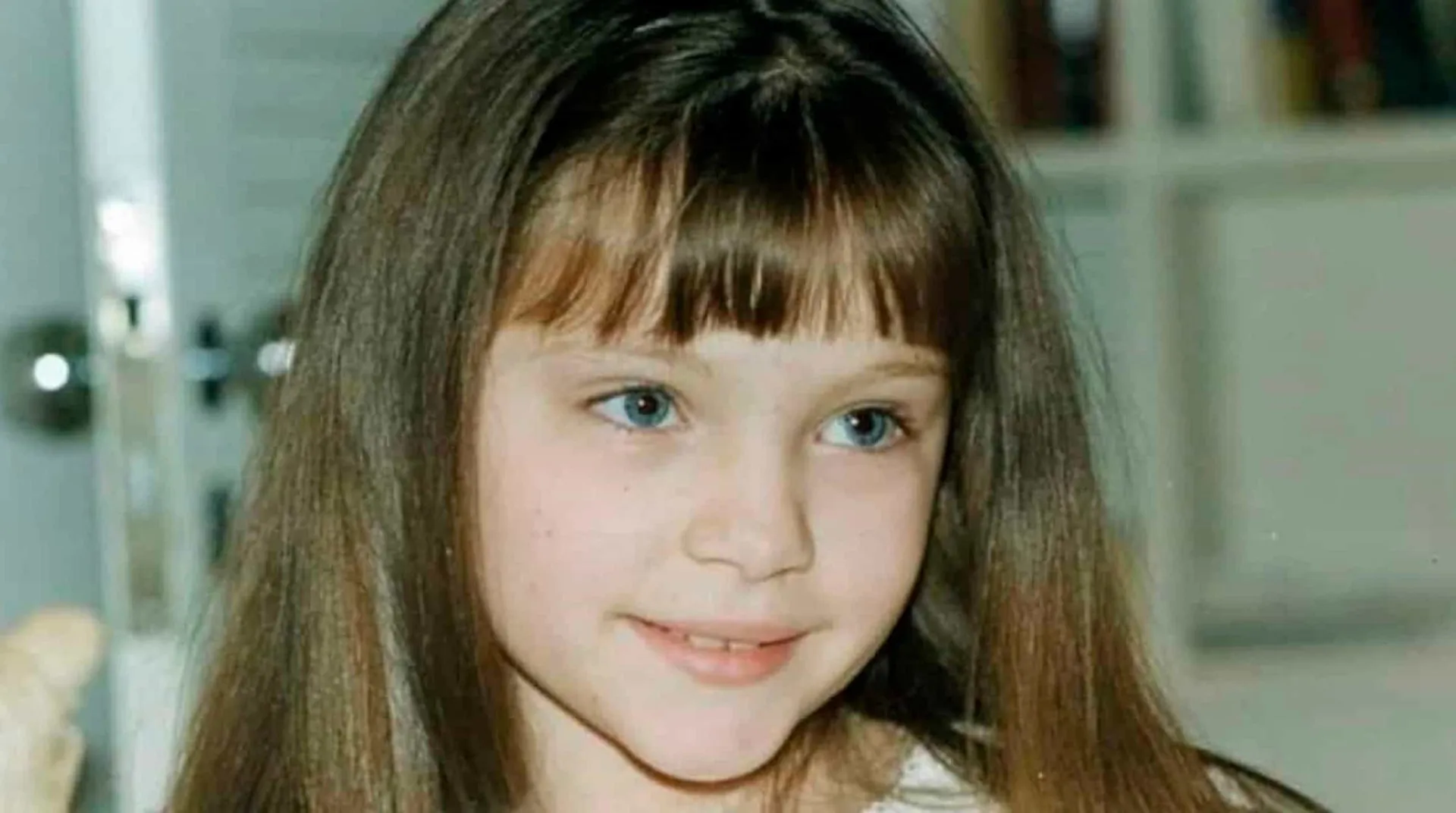 A atriz mirim Cecília Dassi na época da novela 'Por Amor'.