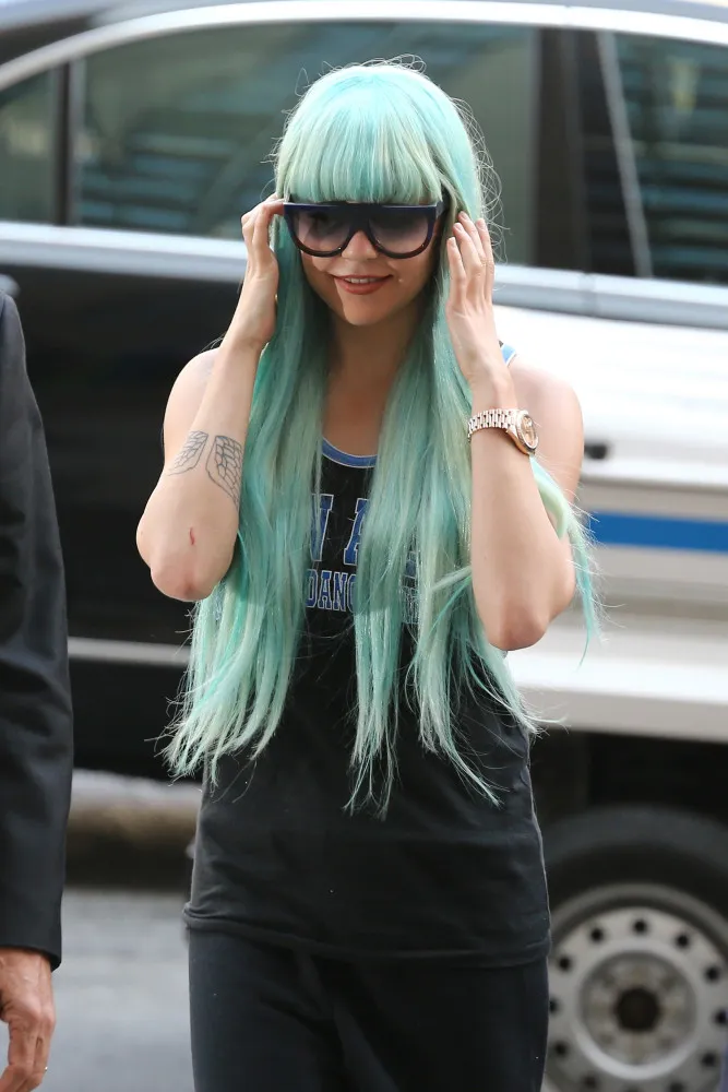 Amanda Bynes em uma foto mais recente, mostrando seu visual atual.