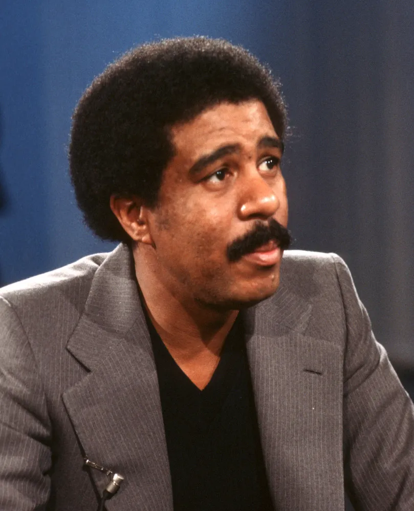 O lendário comediante Richard Pryor em um retrato clássico.