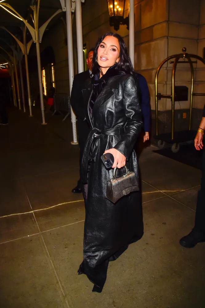 A empresária e socialite Kim Kardashian em um evento de gala.