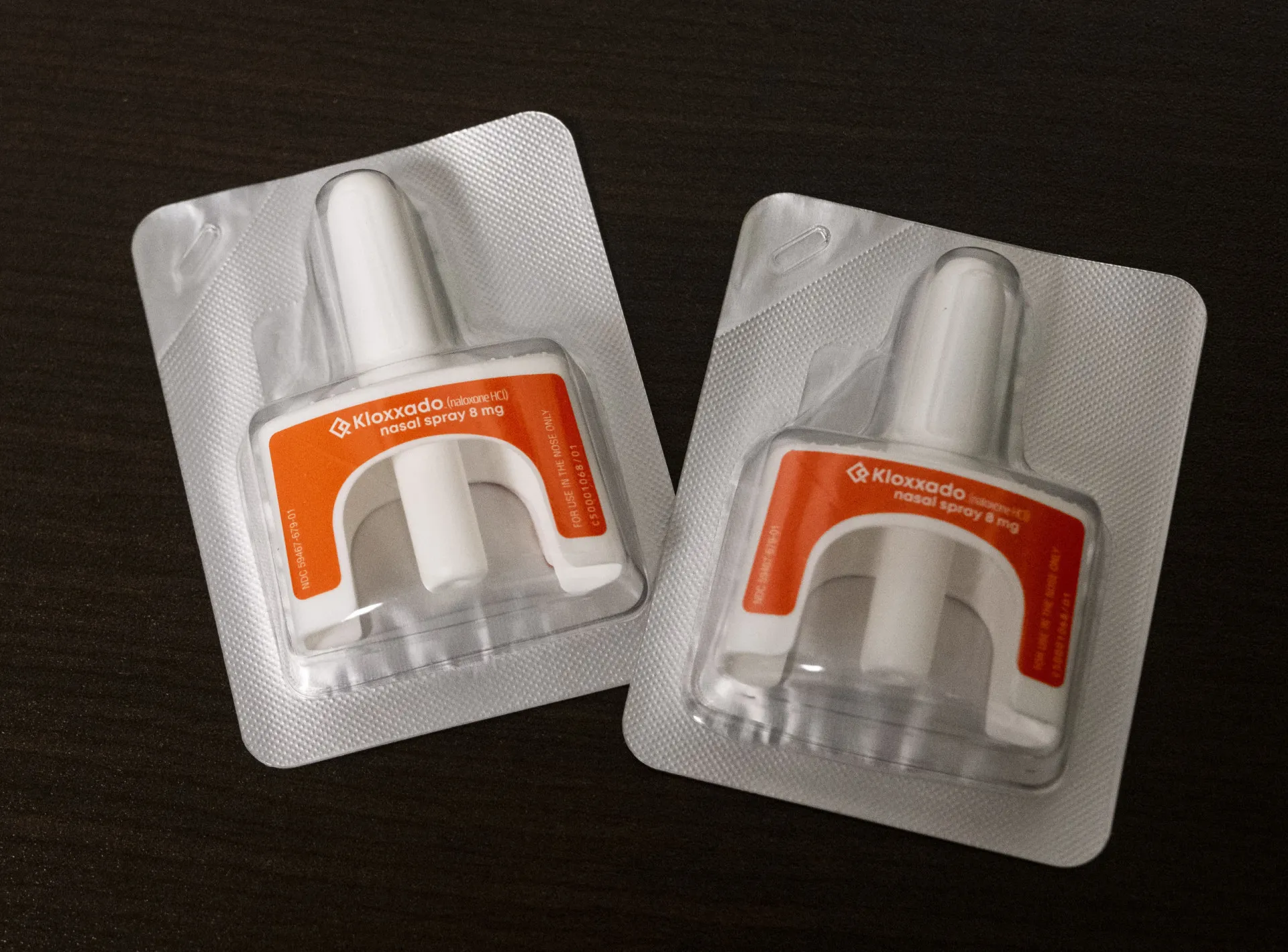 Um kit de naloxona em spray nasal, um antídoto para overdose de opioides.