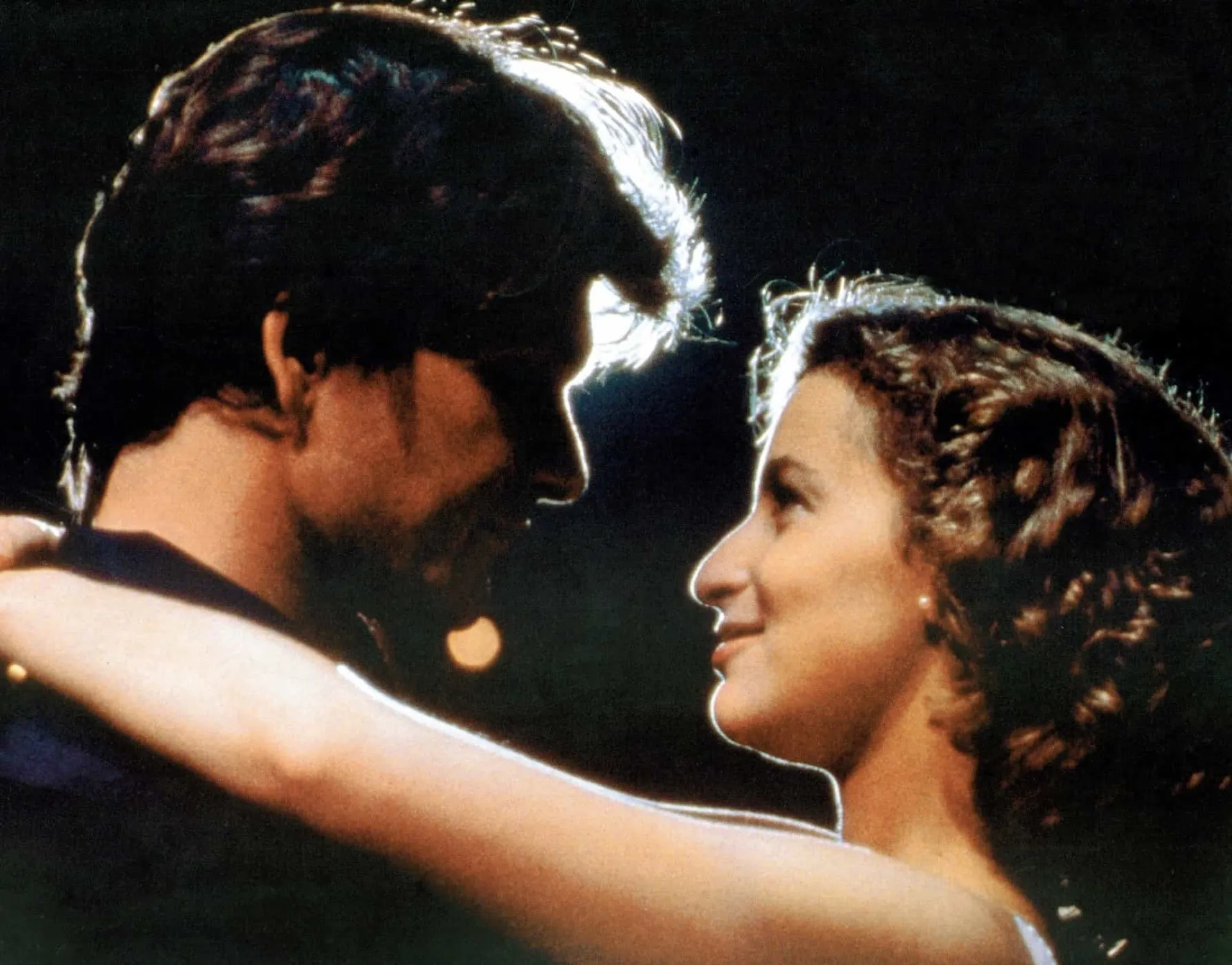 Patrick Swayze e Jennifer Grey na famosa cena do lago em 'Dirty Dancing'.