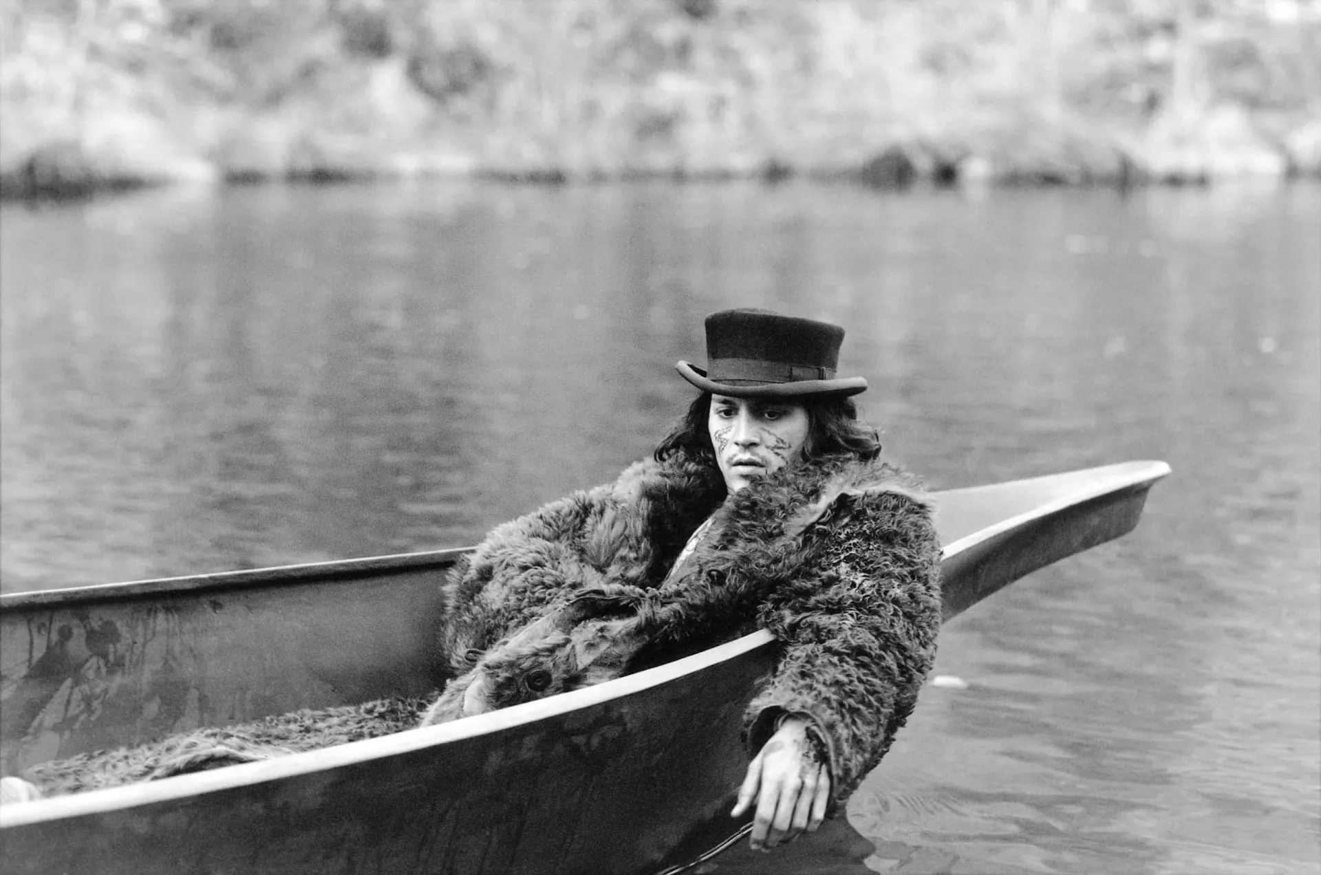 Johnny Depp como William Blake no filme em preto e branco 'Homem Morto'.